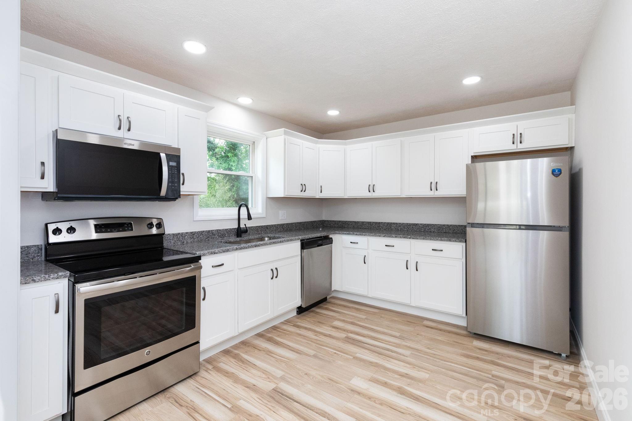 258 New Leicester Highway Property Photo 4