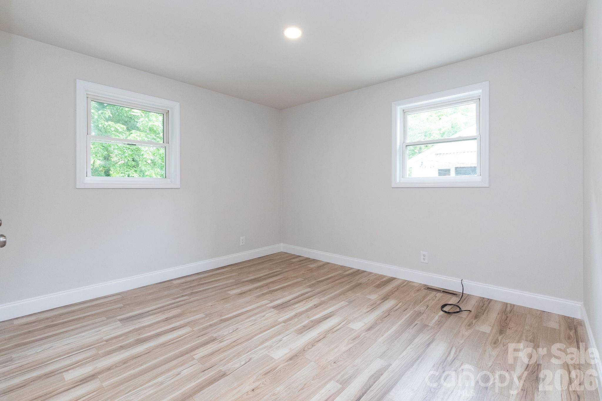 258 New Leicester Highway Property Photo 5