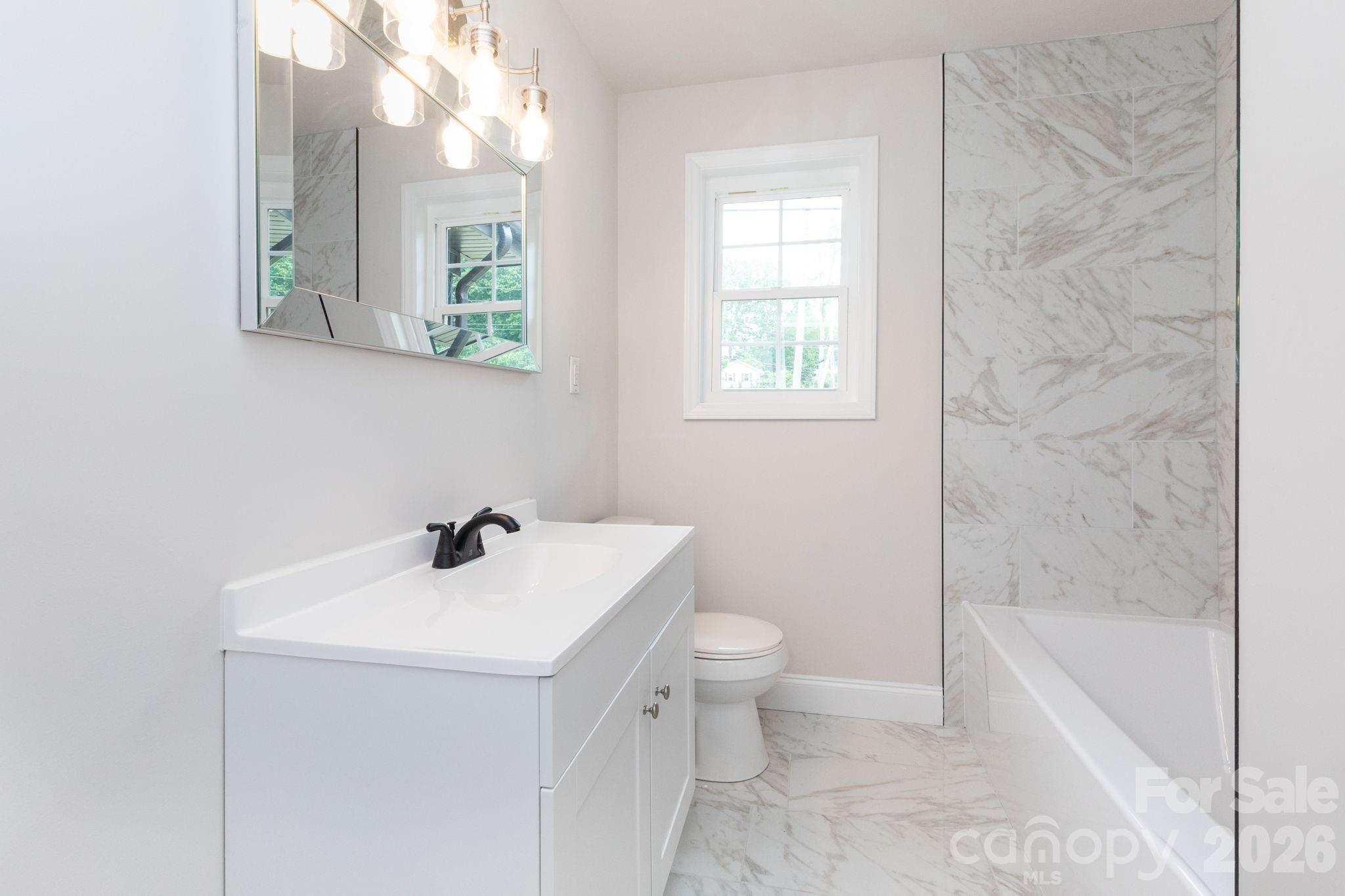 258 New Leicester Highway Property Photo 7