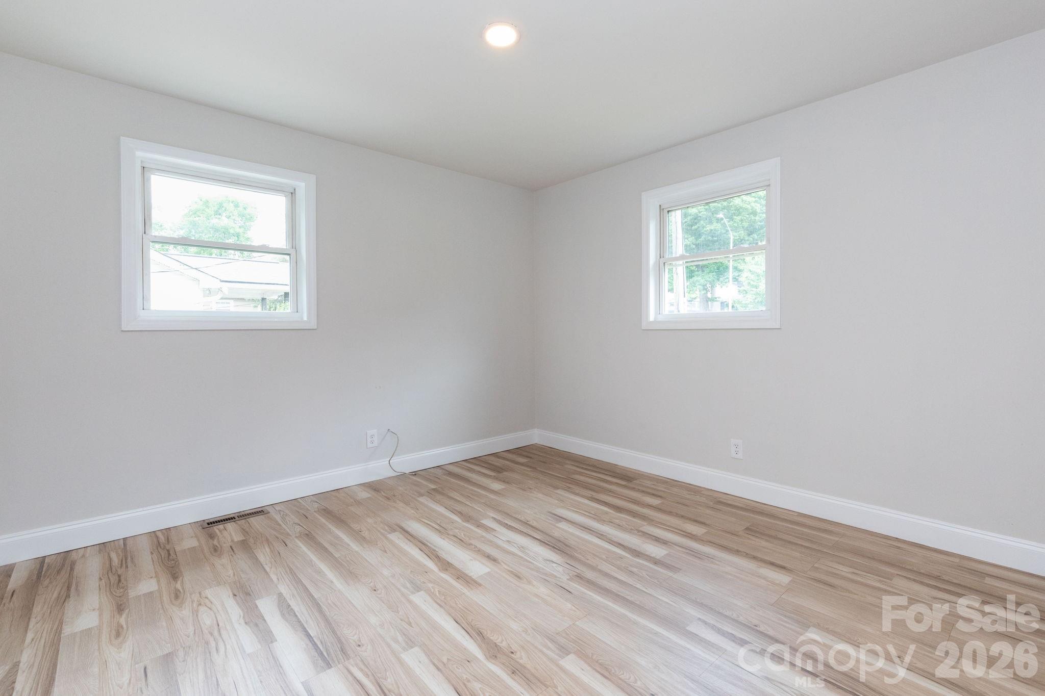 258 New Leicester Highway Property Photo 9