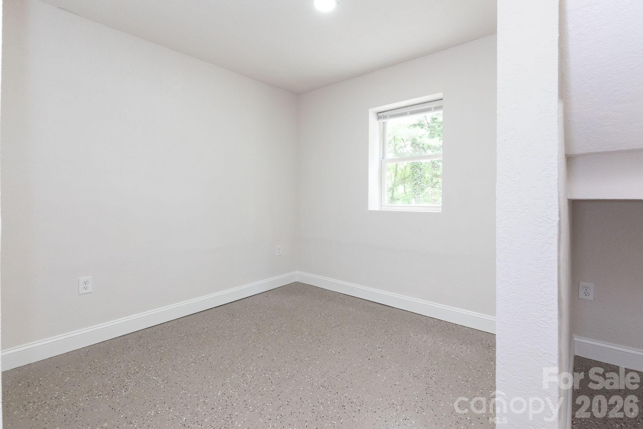 258 New Leicester Highway Property Photo 11