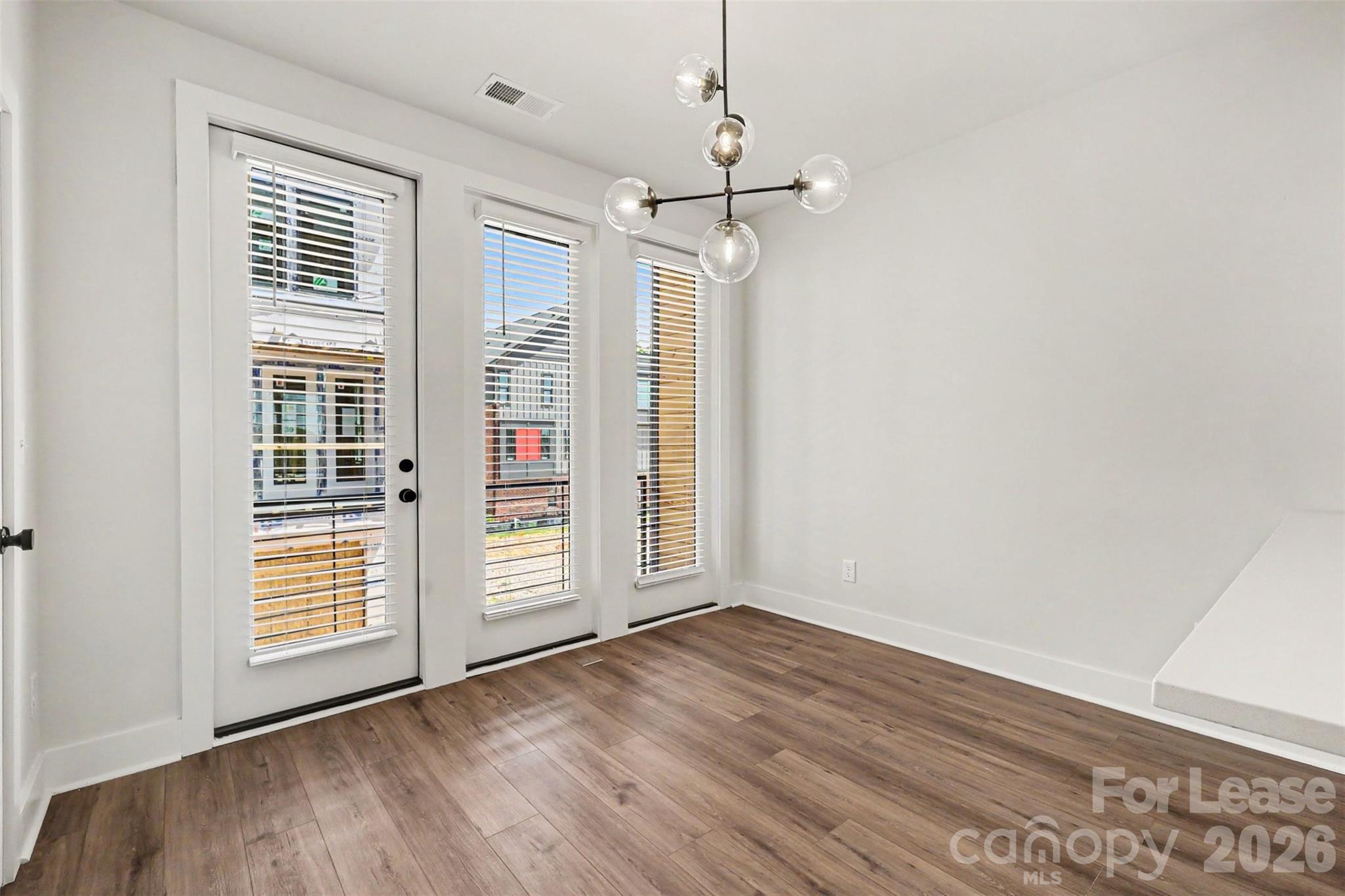 2146 N Graham Street Property Photo 5