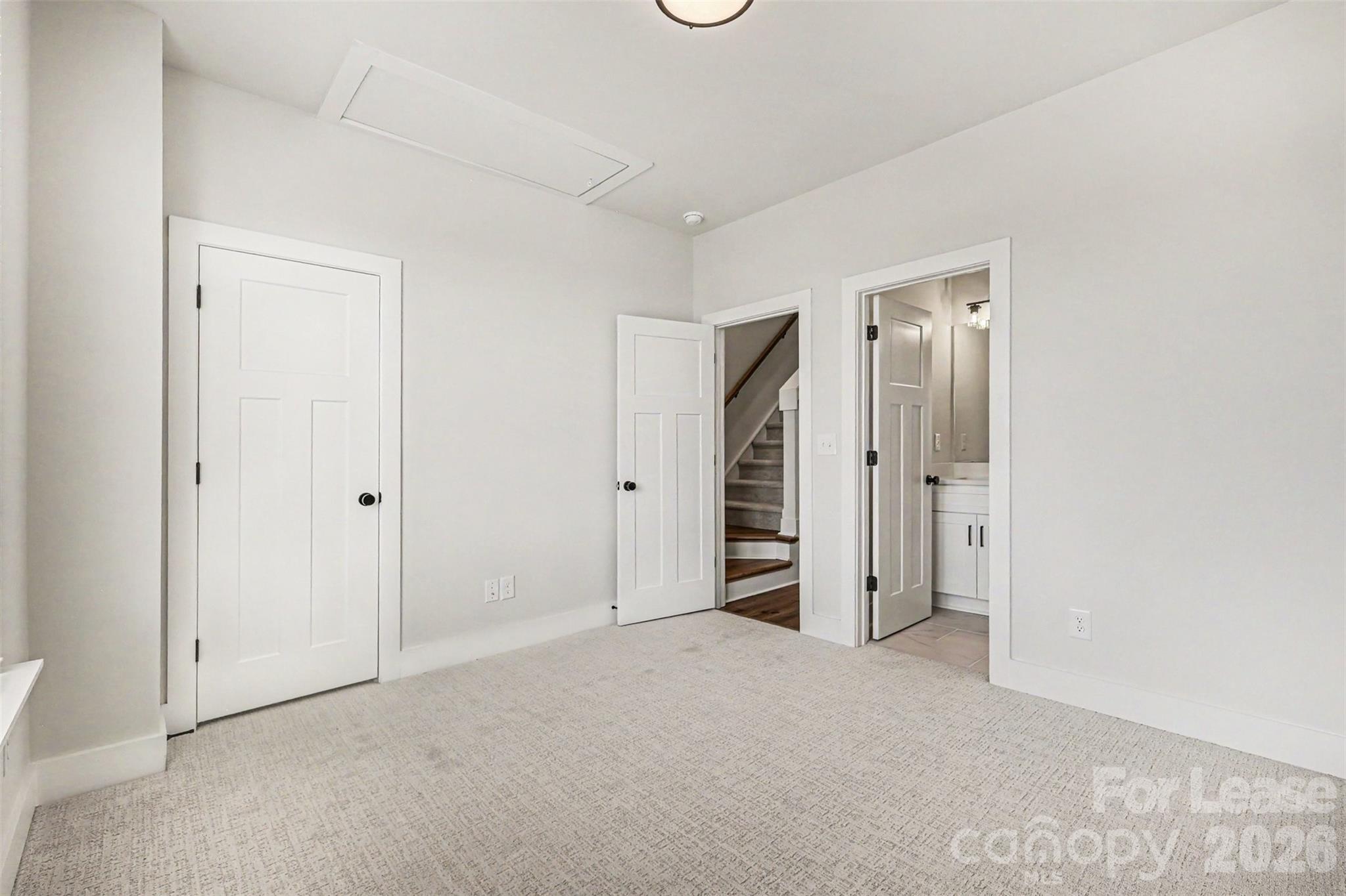 2146 N Graham Street Property Photo 11