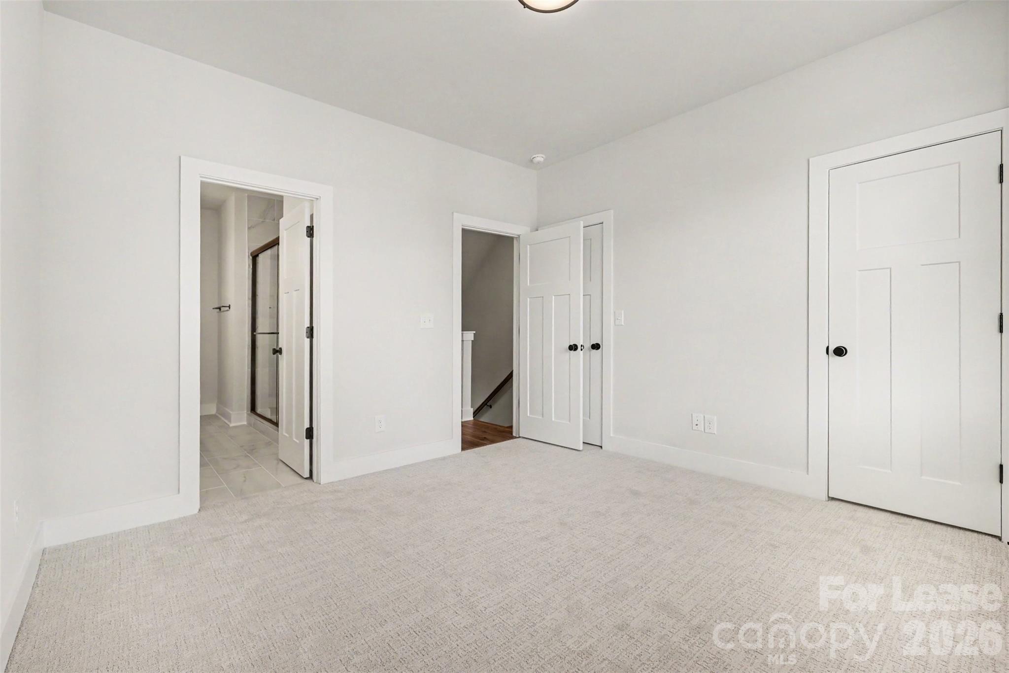 2146 N Graham Street Property Photo 12