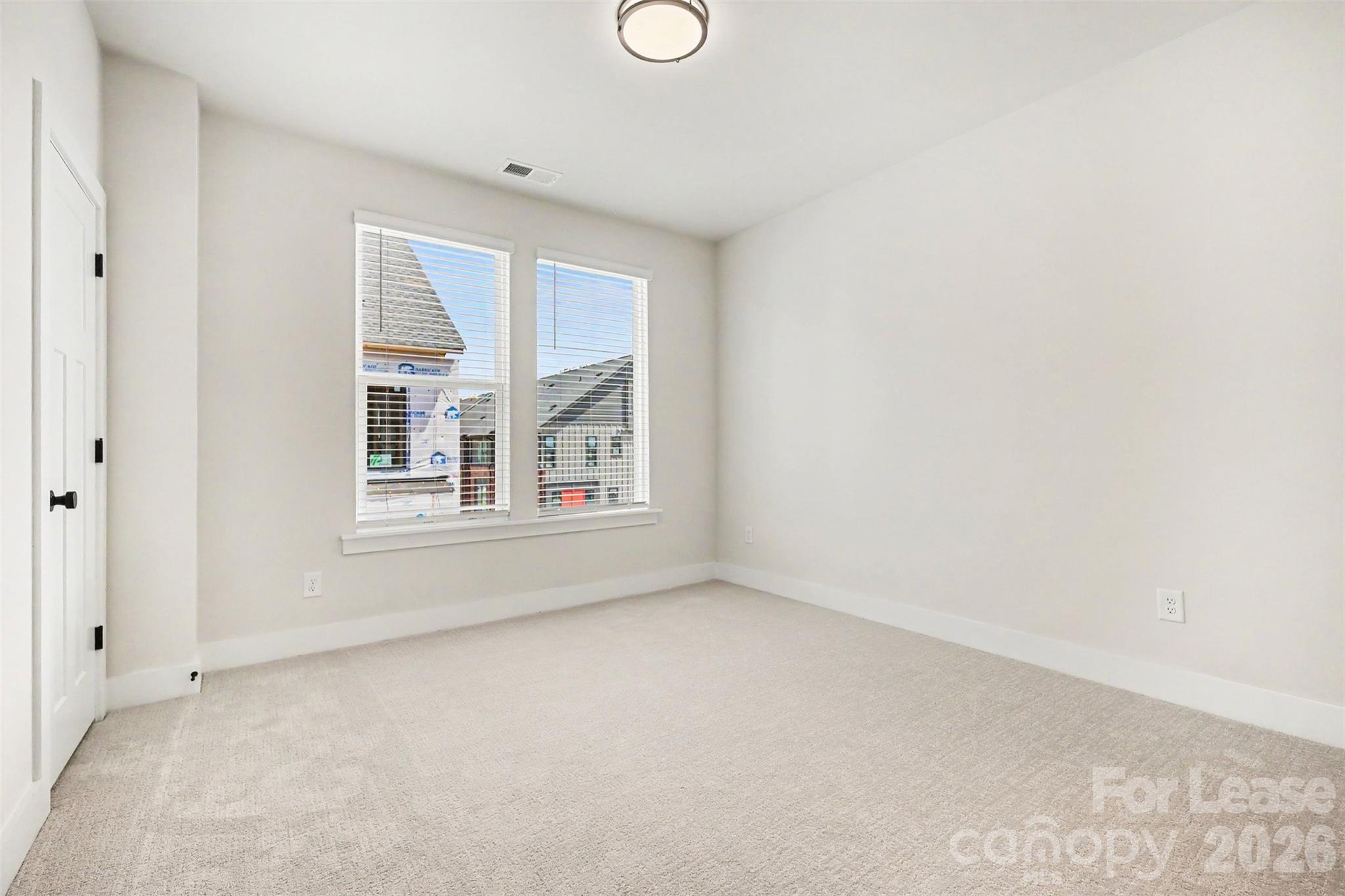 2146 N Graham Street Property Photo 17