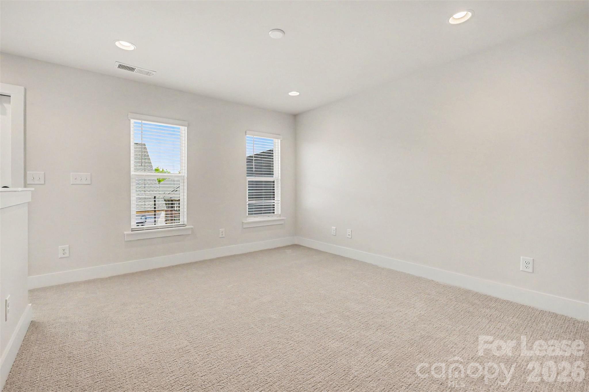 2146 N Graham Street Property Photo 18