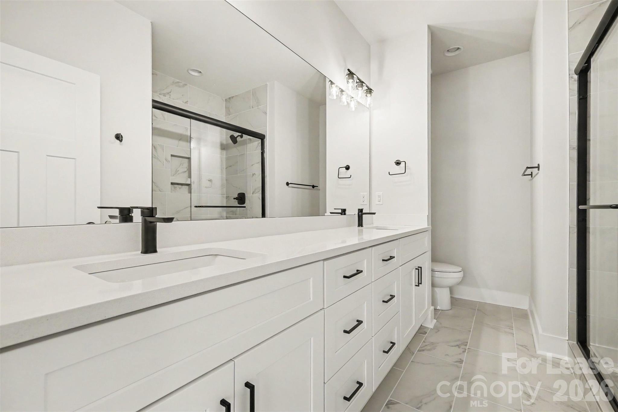 2146 N Graham Street Property Photo 19