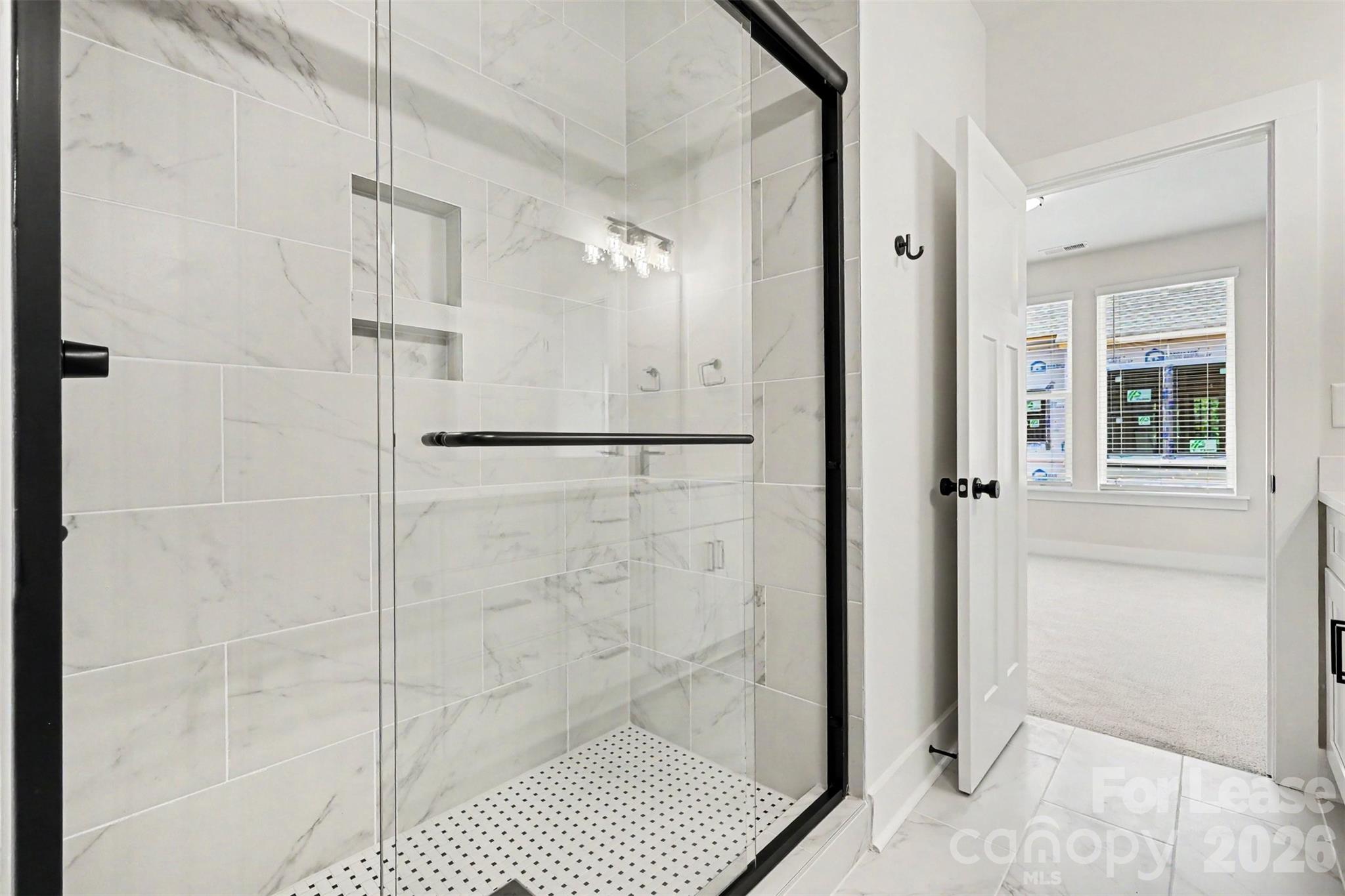 2146 N Graham Street Property Photo 20