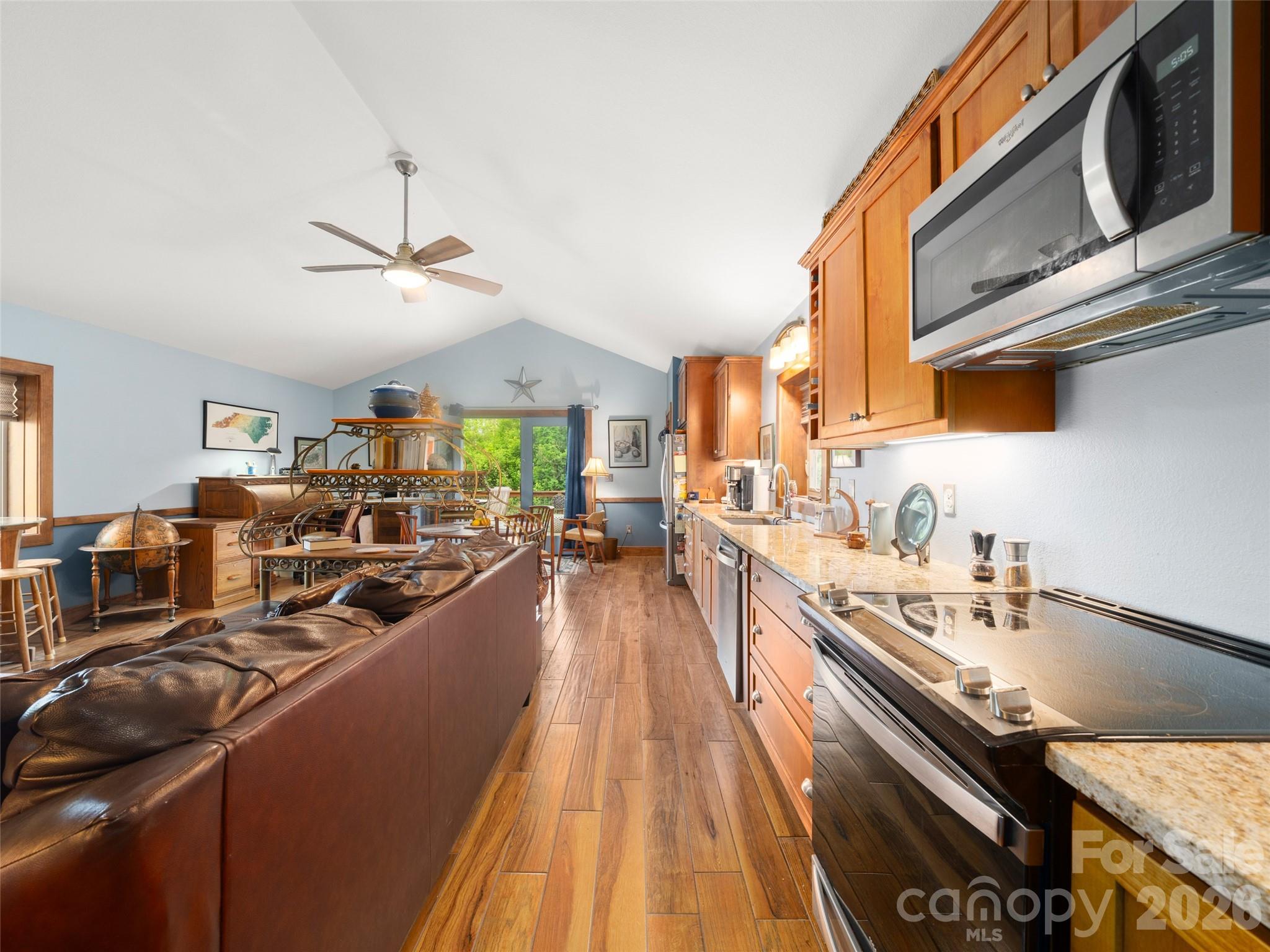 345 Moorehill Drive Property Photo 10