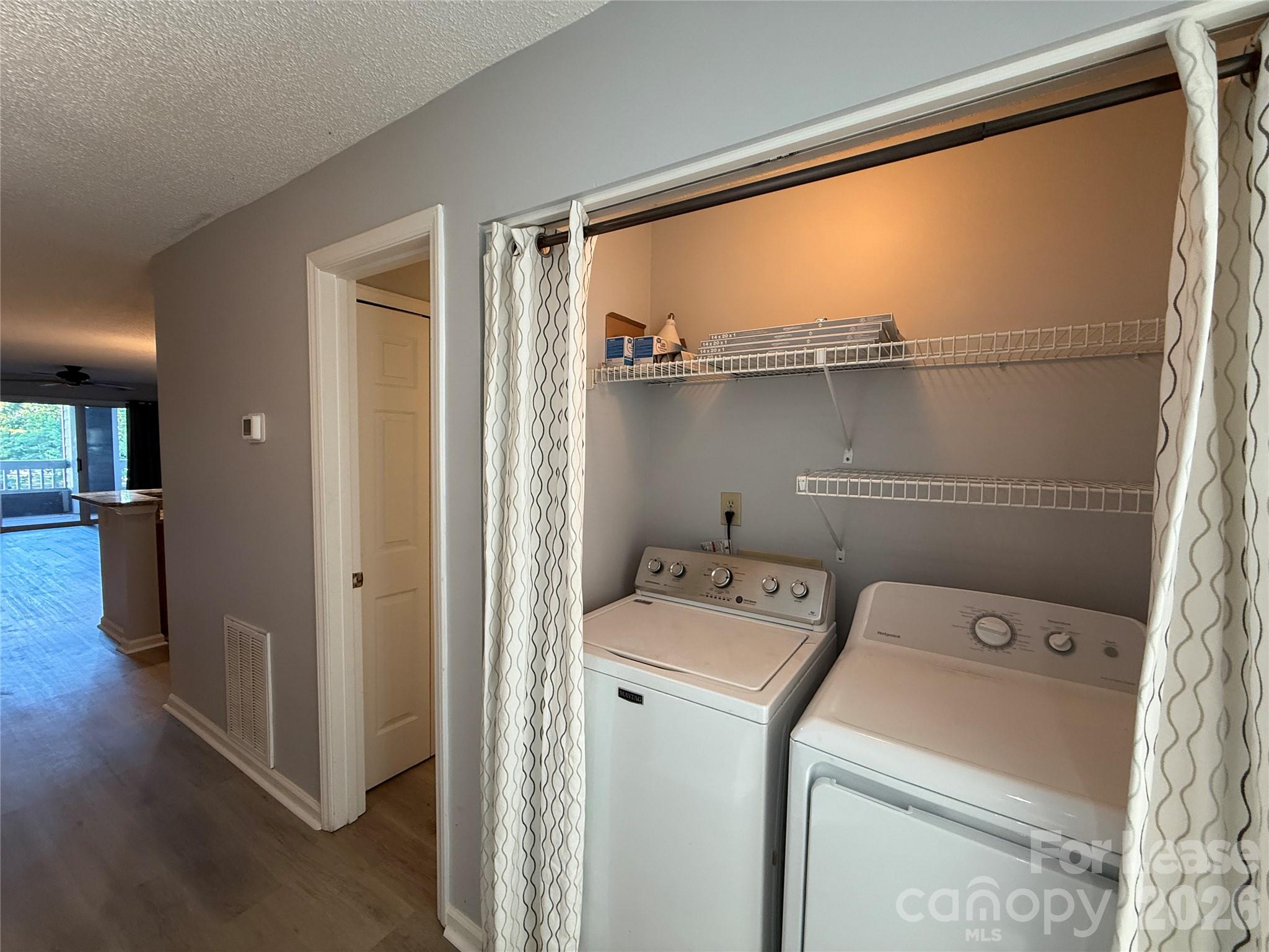 726 Southwest Drive Property Photo 8