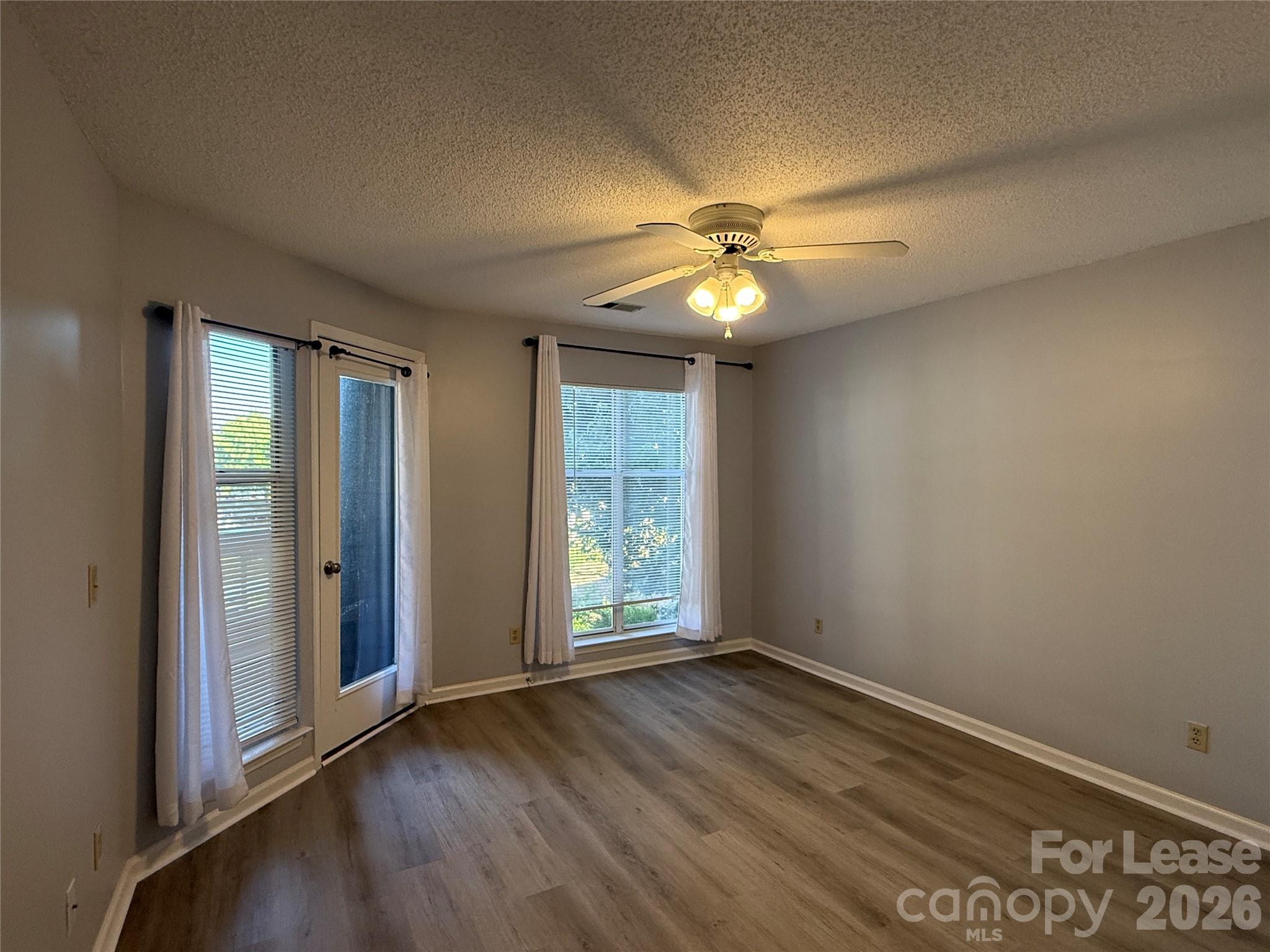 726 Southwest Drive Property Photo 18