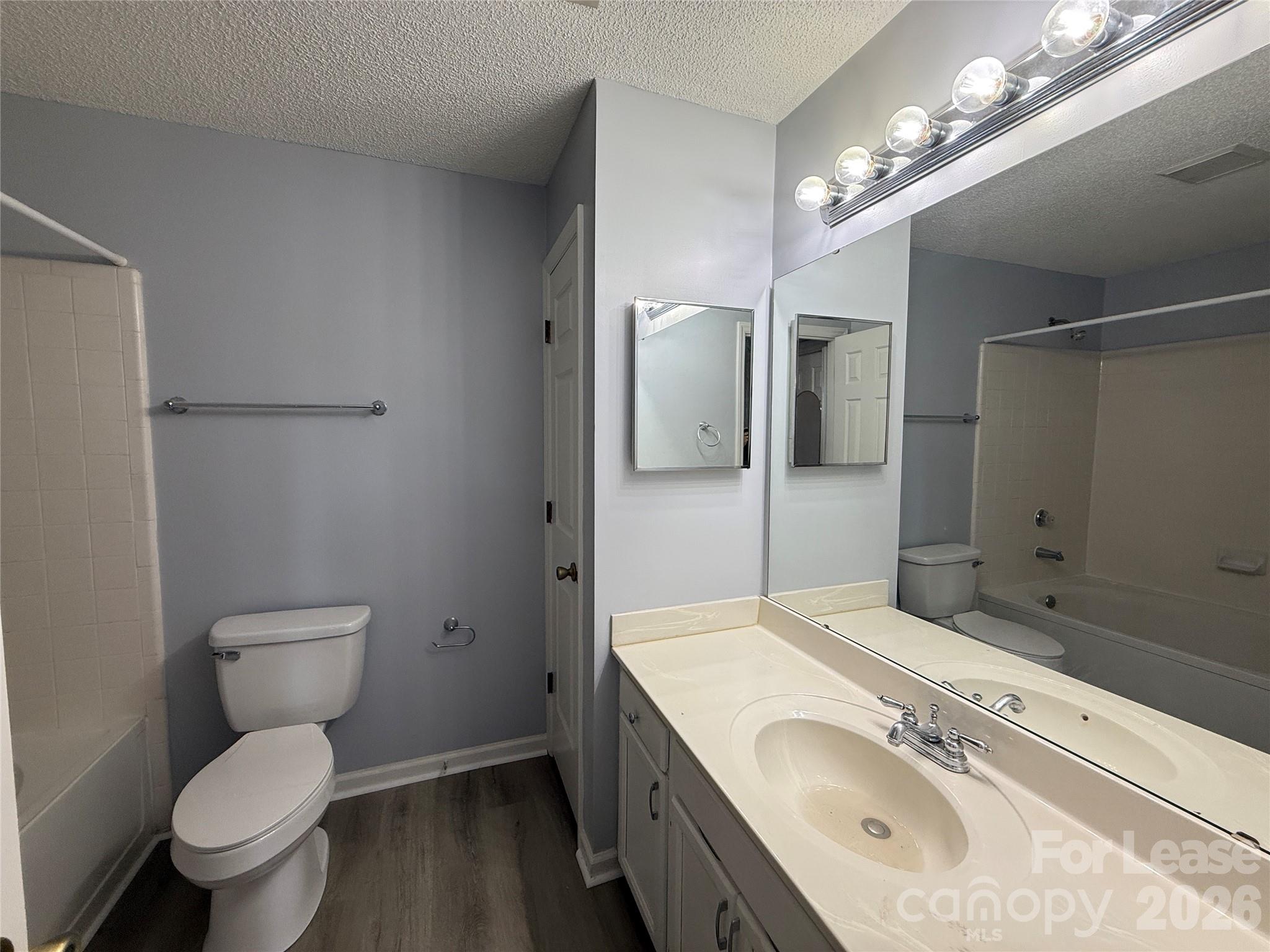 726 Southwest Drive Property Photo 19