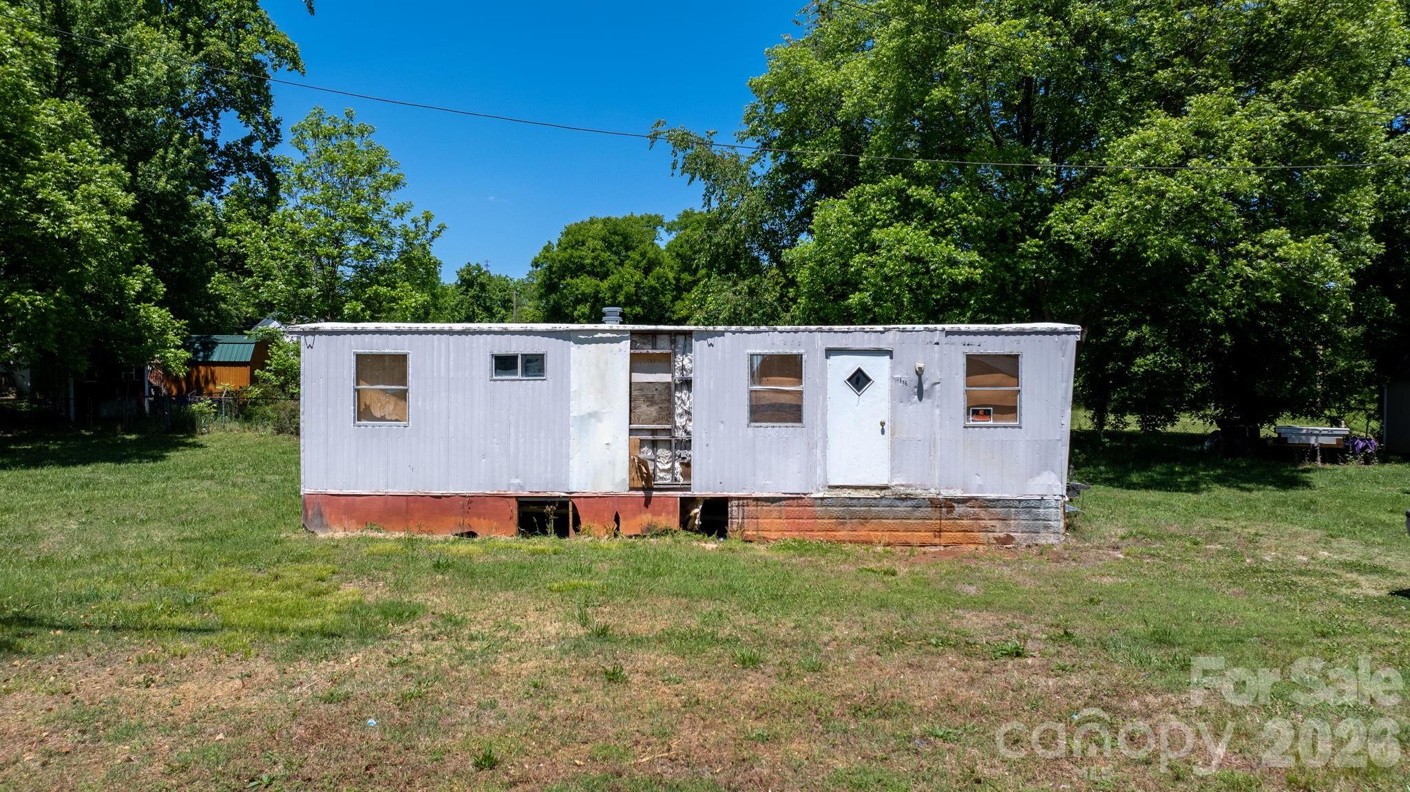 116 E 13th Street Property Photo 1