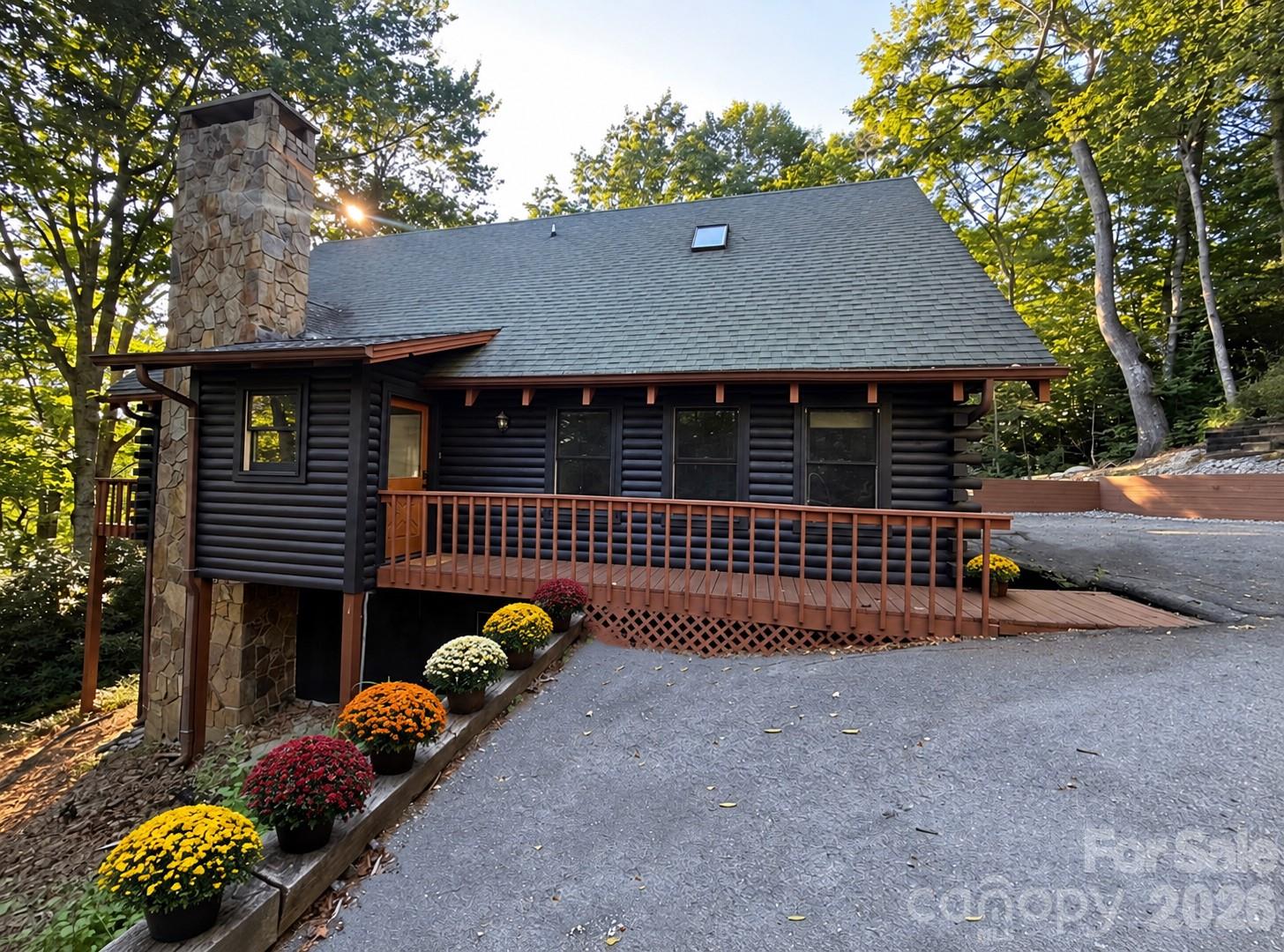 89 Woodcliff Loop Property Photo 1