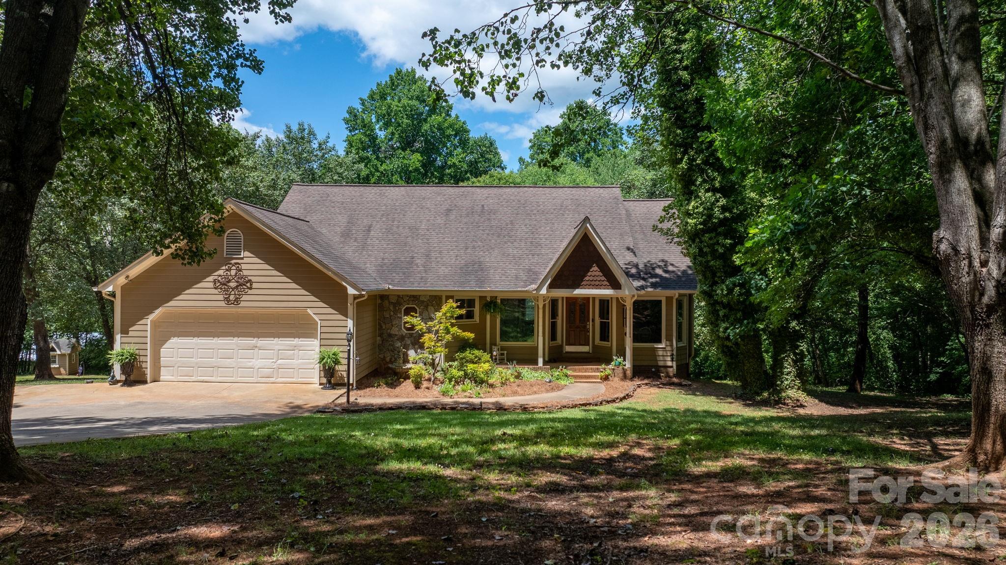 4093 Fairview Drive Property Photo 2