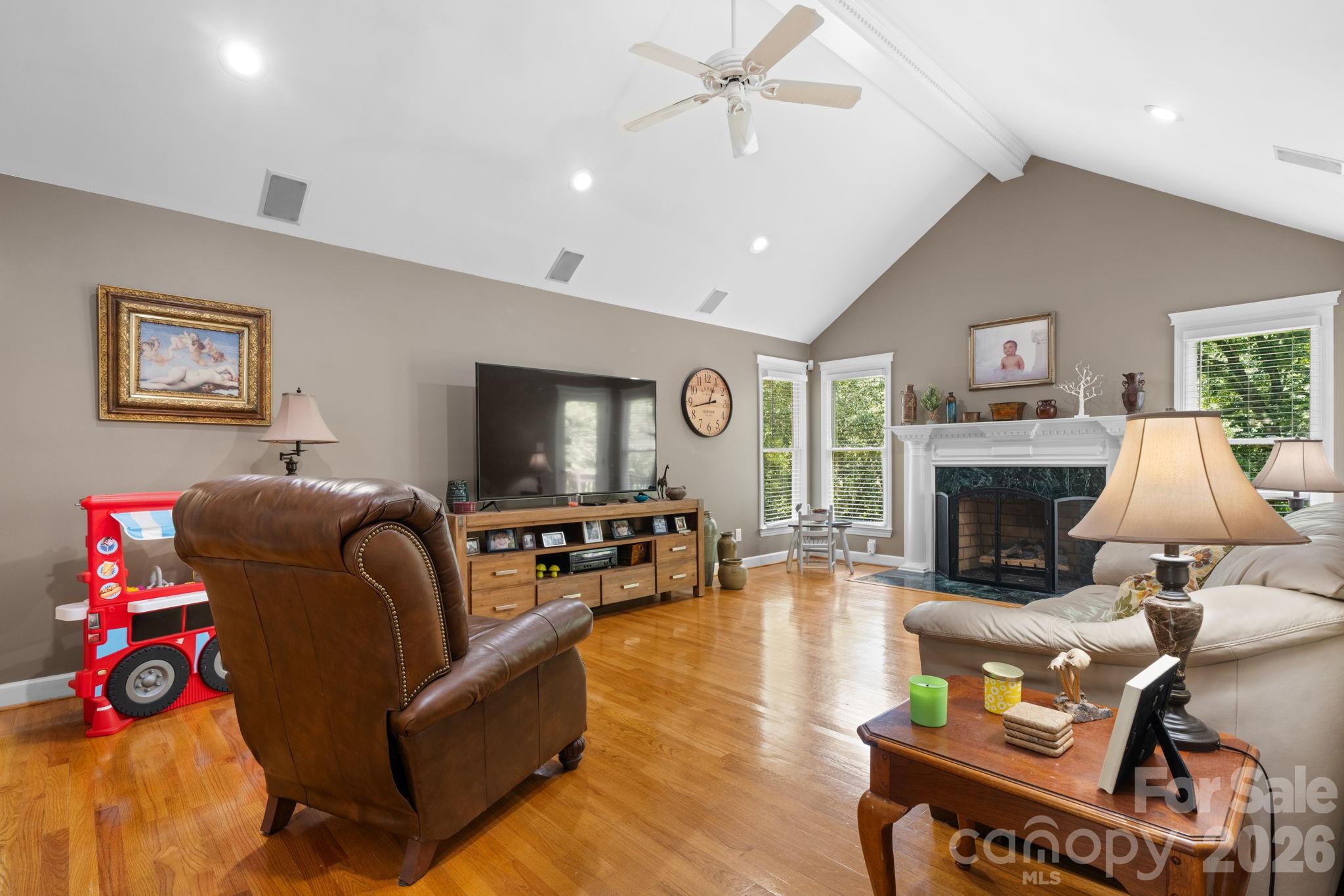 4093 Fairview Drive Property Photo 4