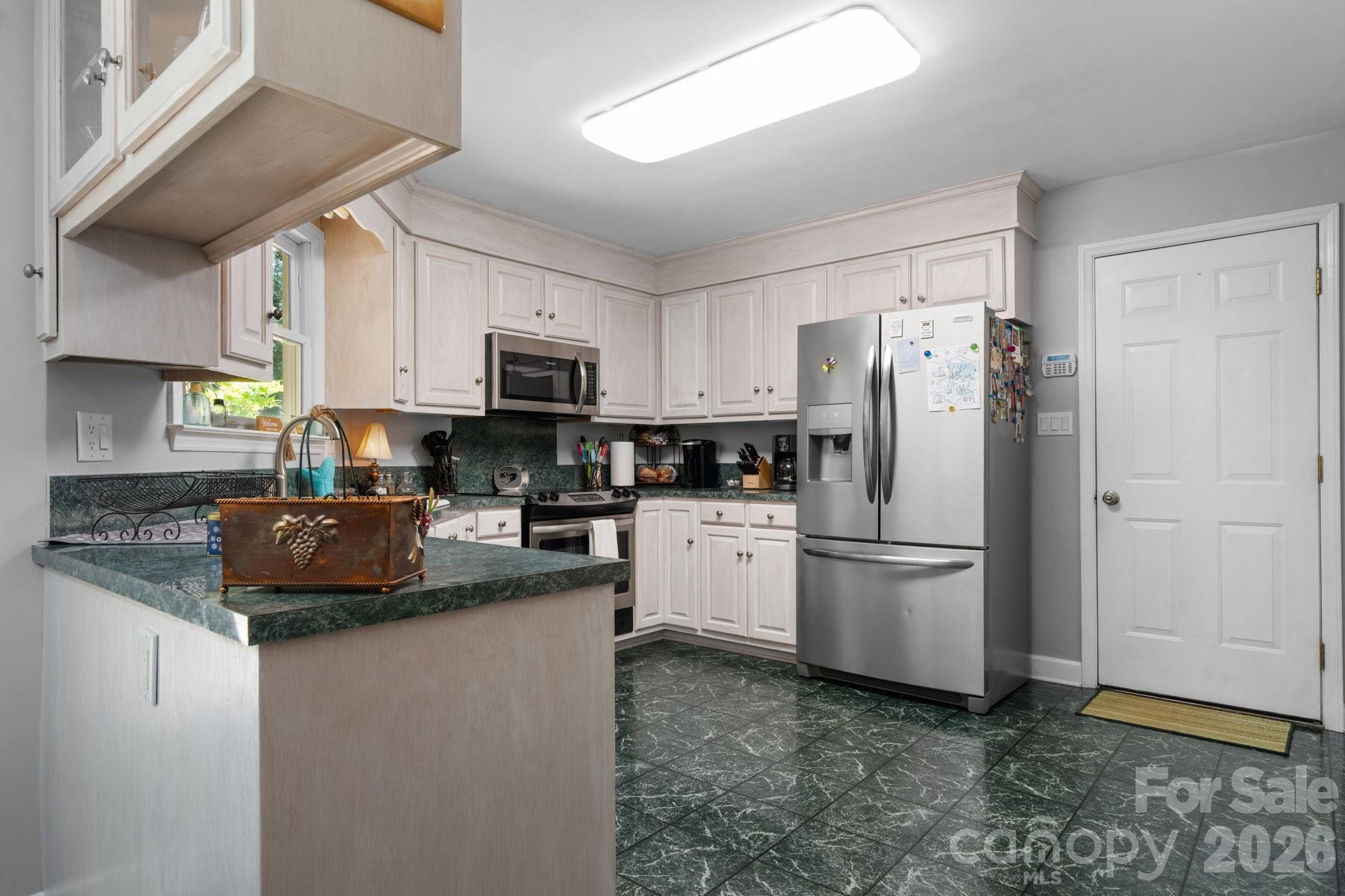 4093 Fairview Drive Property Photo 7