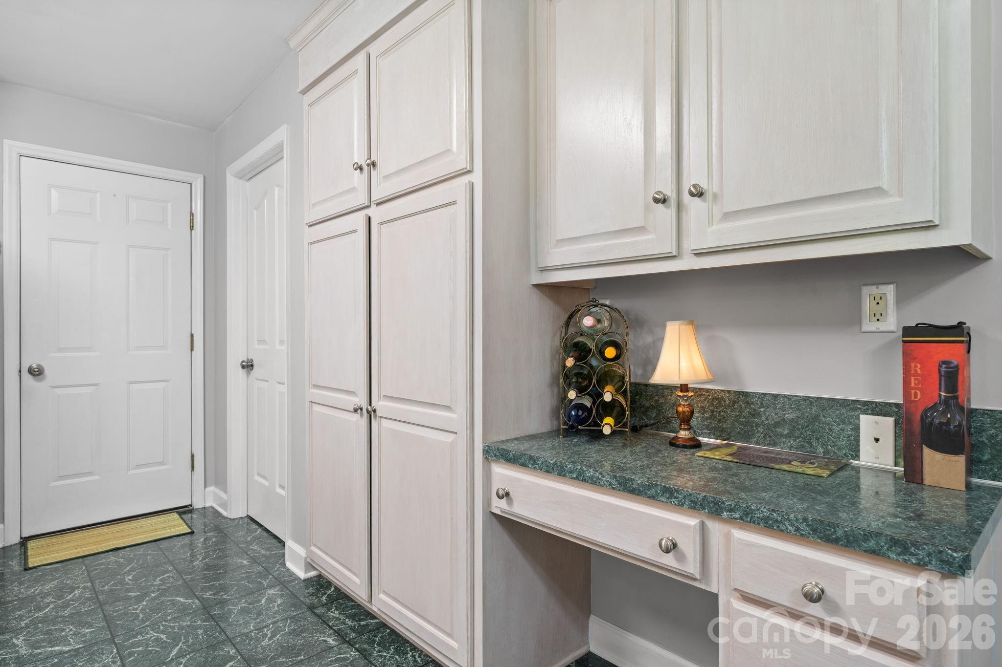 4093 Fairview Drive Property Photo 9