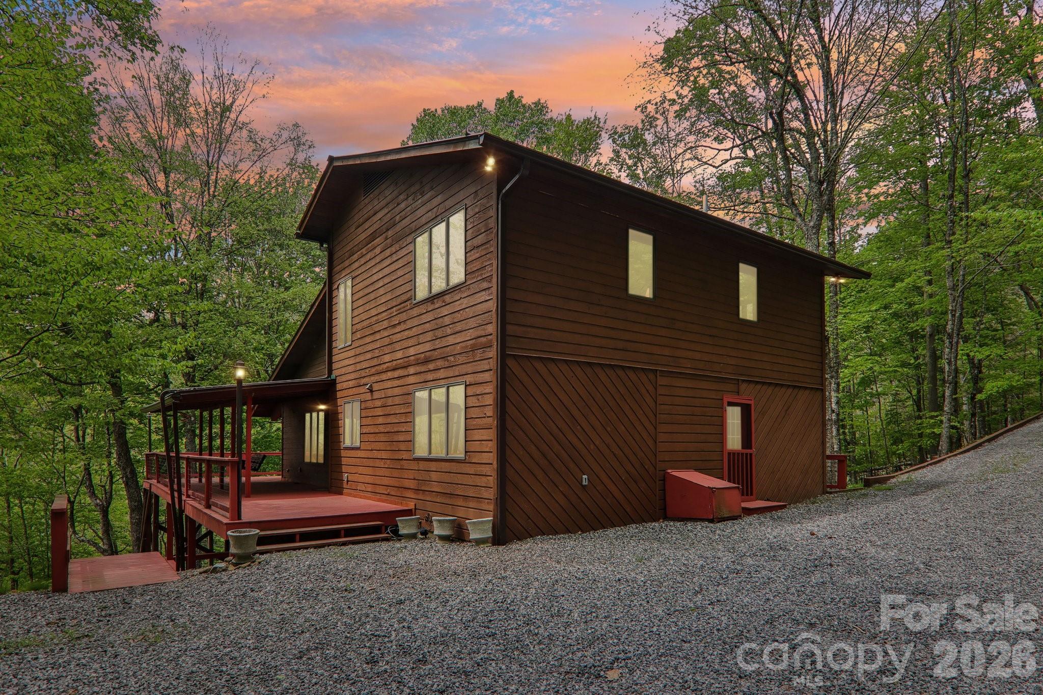 101 Oak Ridge Court Property Photo 3