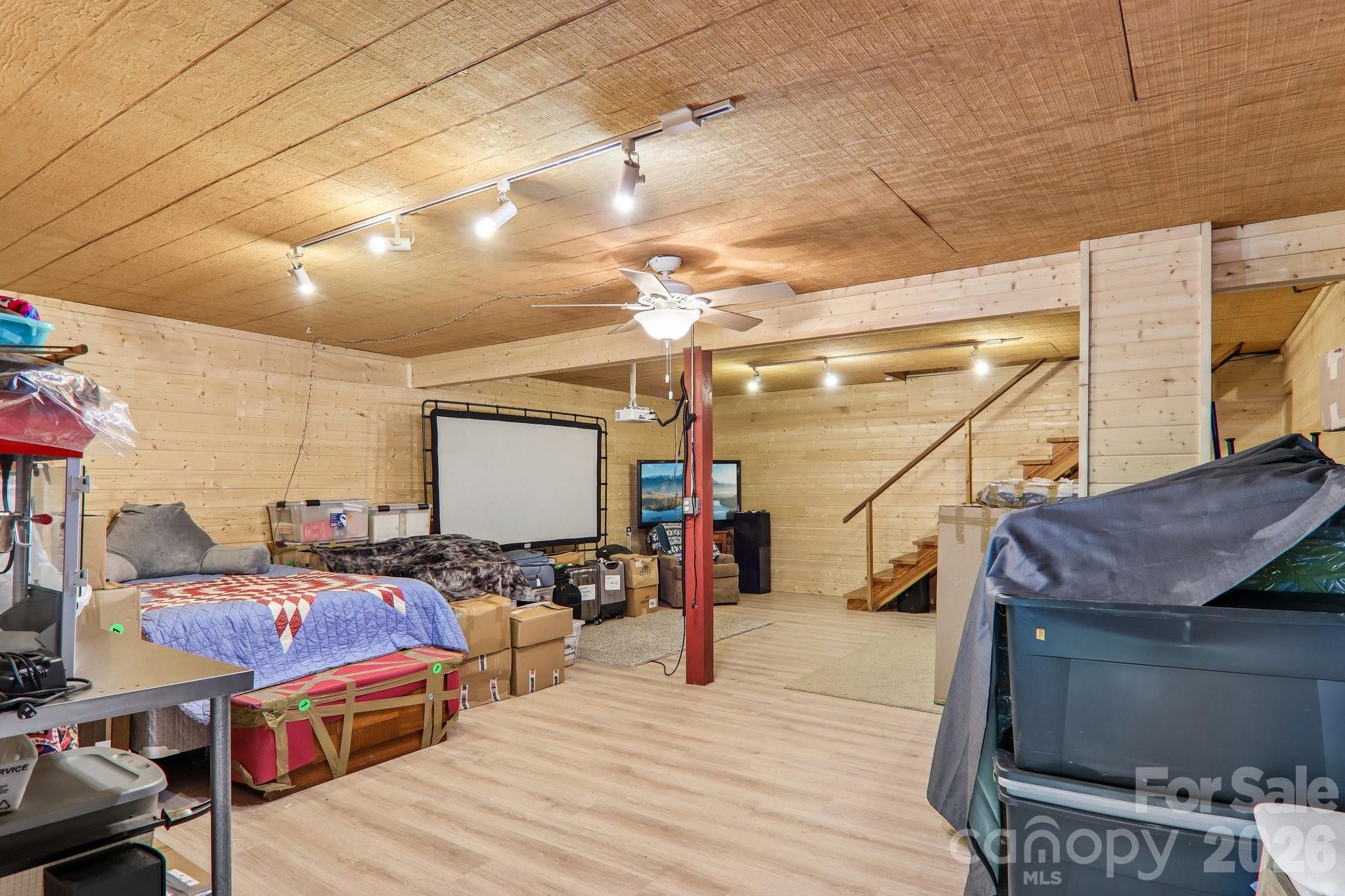 101 Oak Ridge Court Property Photo 18