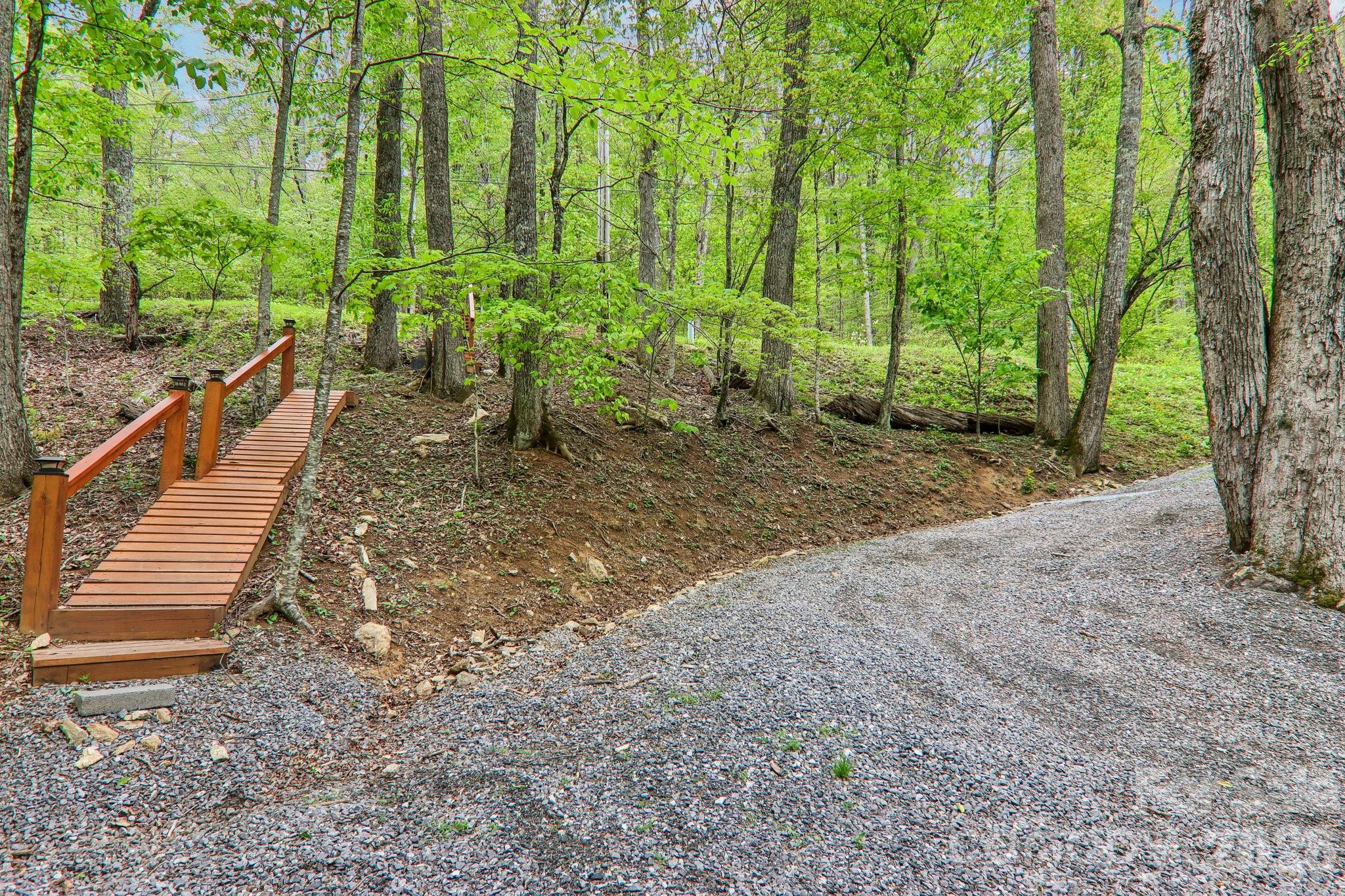 101 Oak Ridge Court Property Photo 33