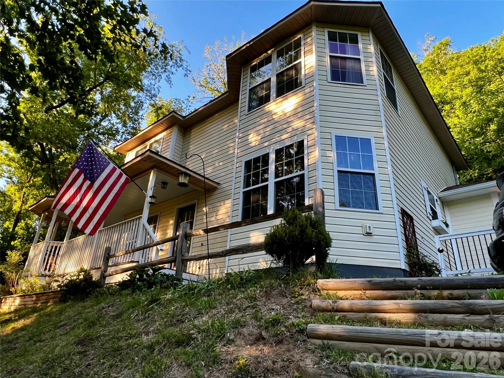 747 Osborne Road Property Photo 3