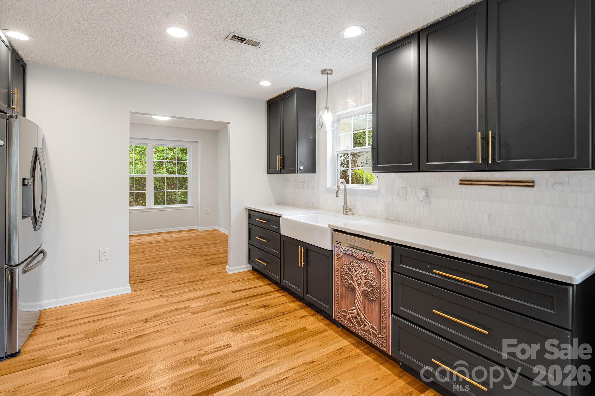 747 Osborne Road Property Photo 10