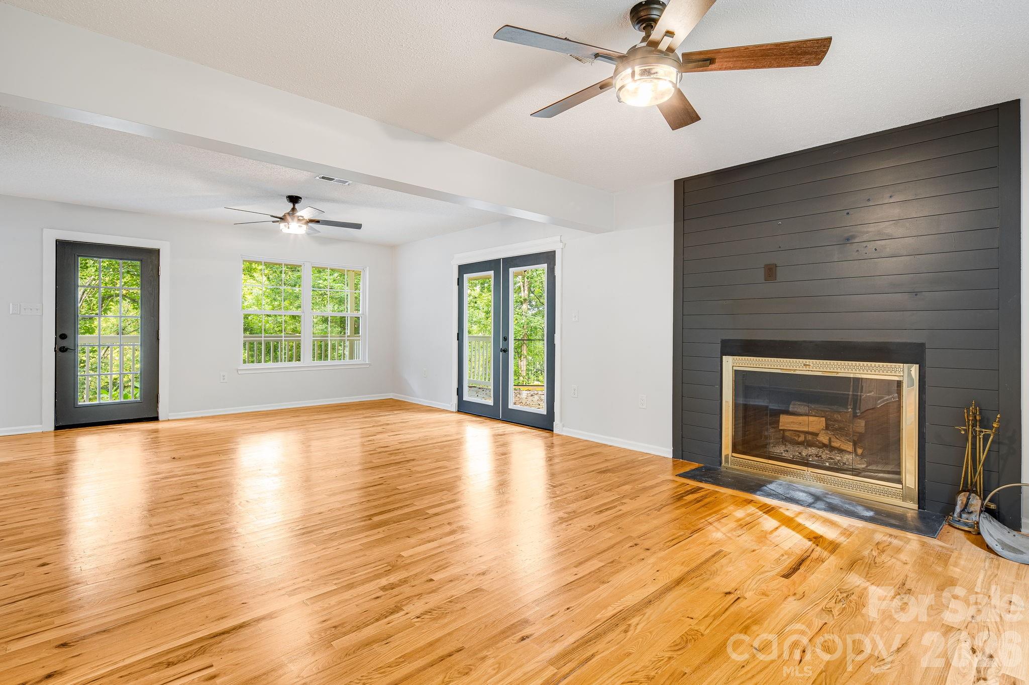747 Osborne Road Property Photo 15