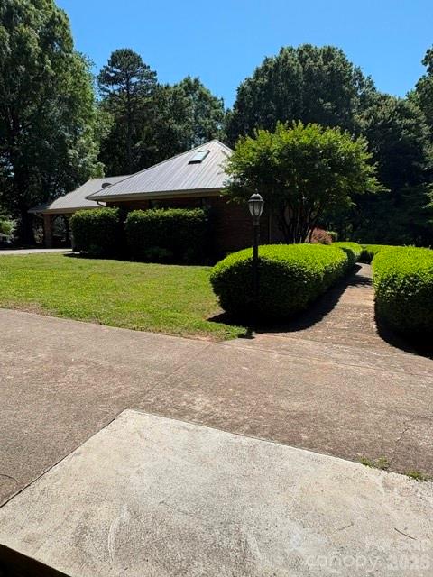 401 Greenway Street Property Photo 4