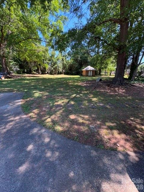 401 Greenway Street Property Photo 35