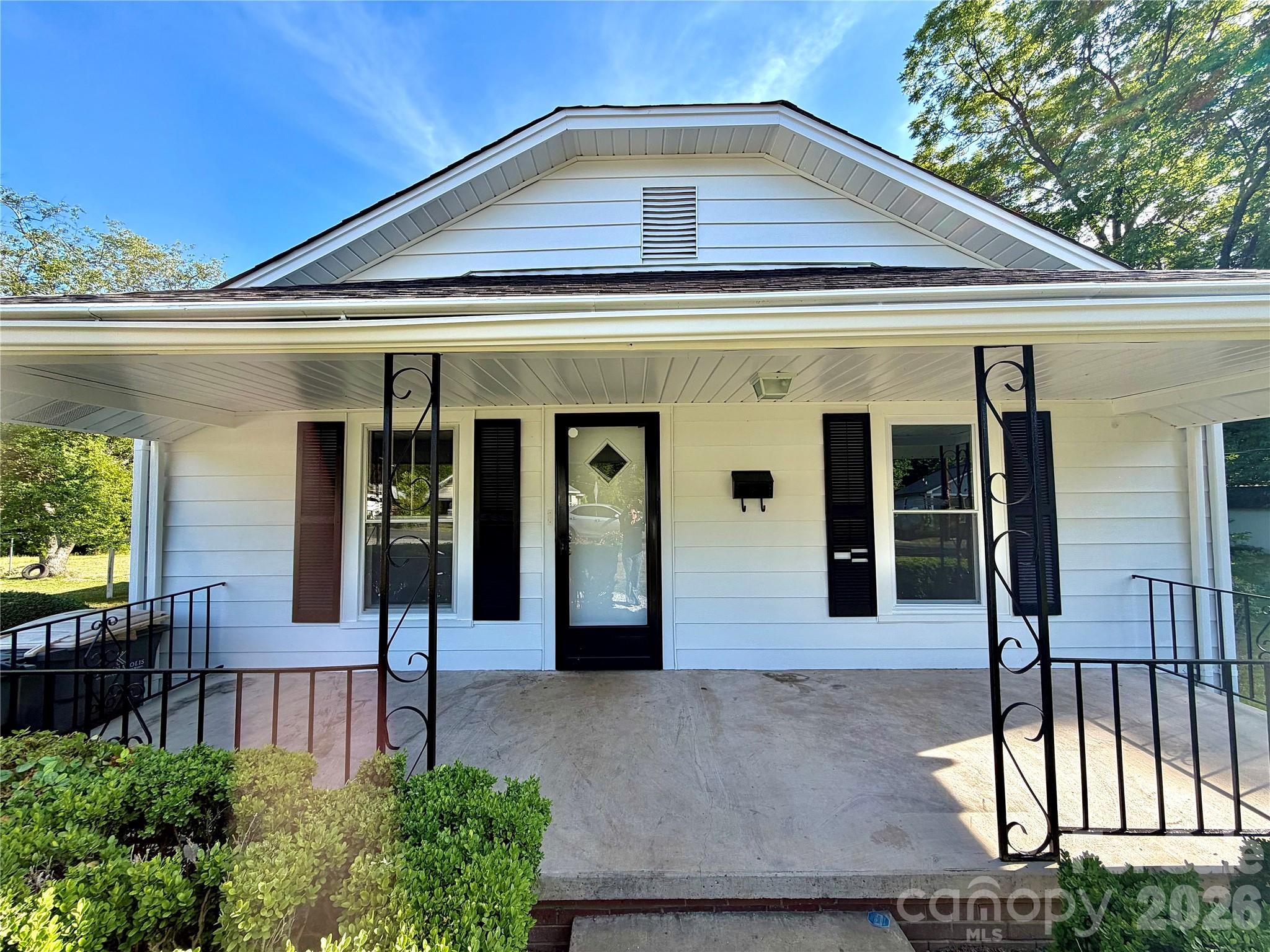 519 Locust Street Property Photo 8