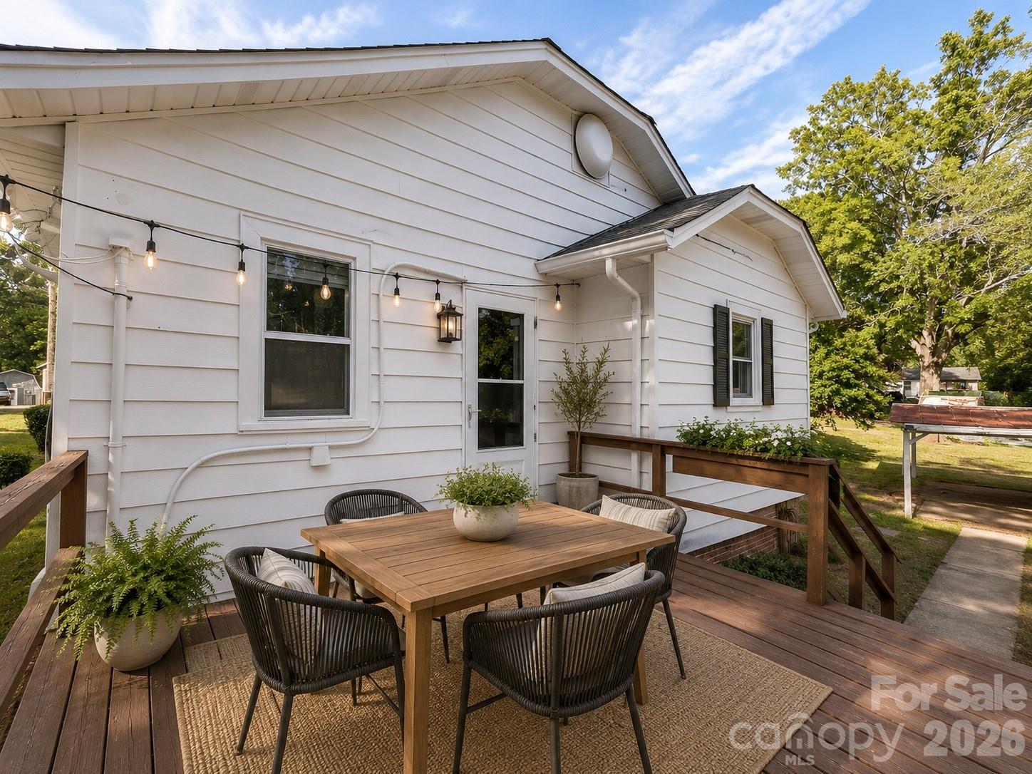 519 Locust Street Property Photo 28