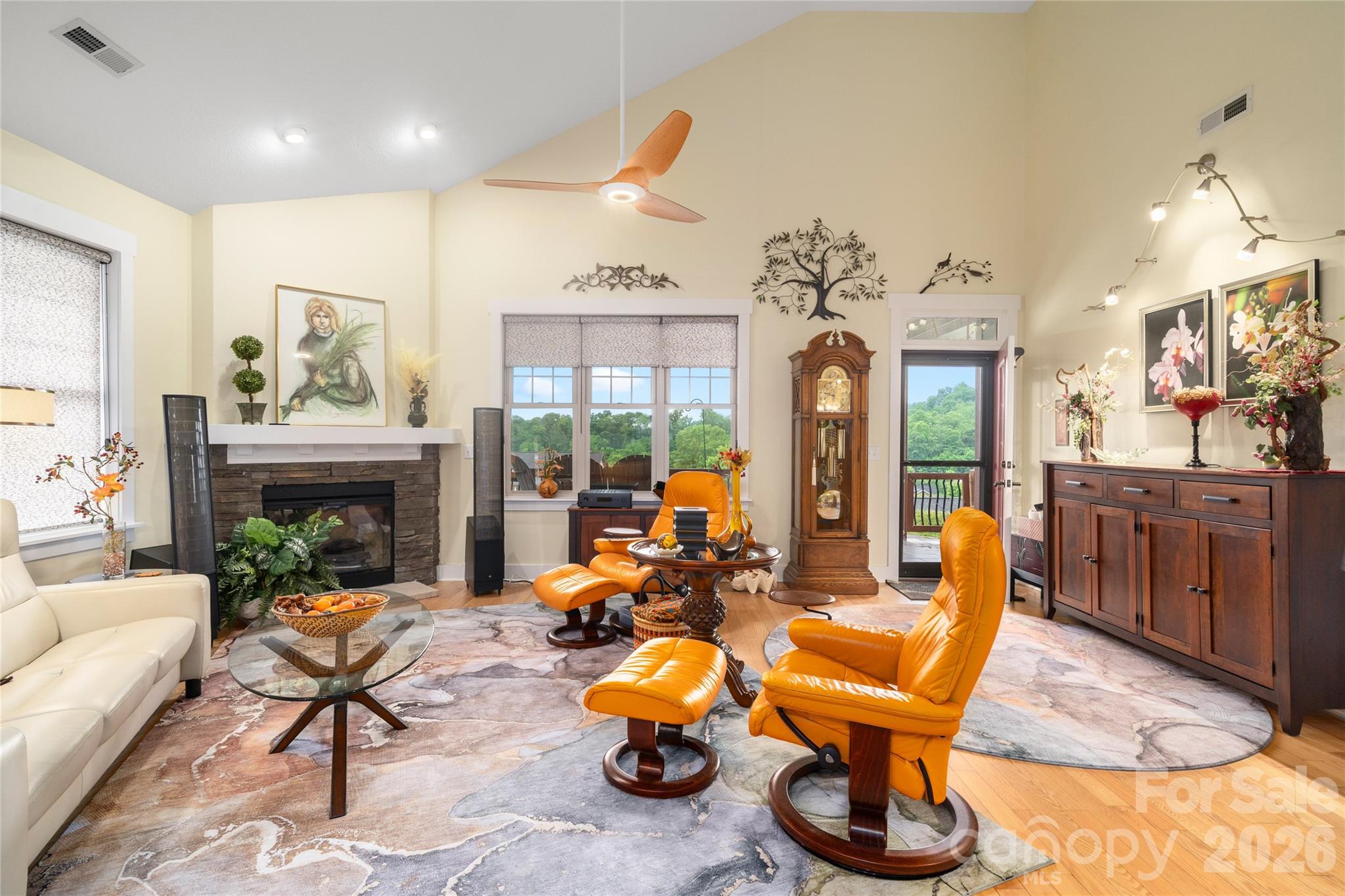 3 Holland Mountain View Property Photo 10