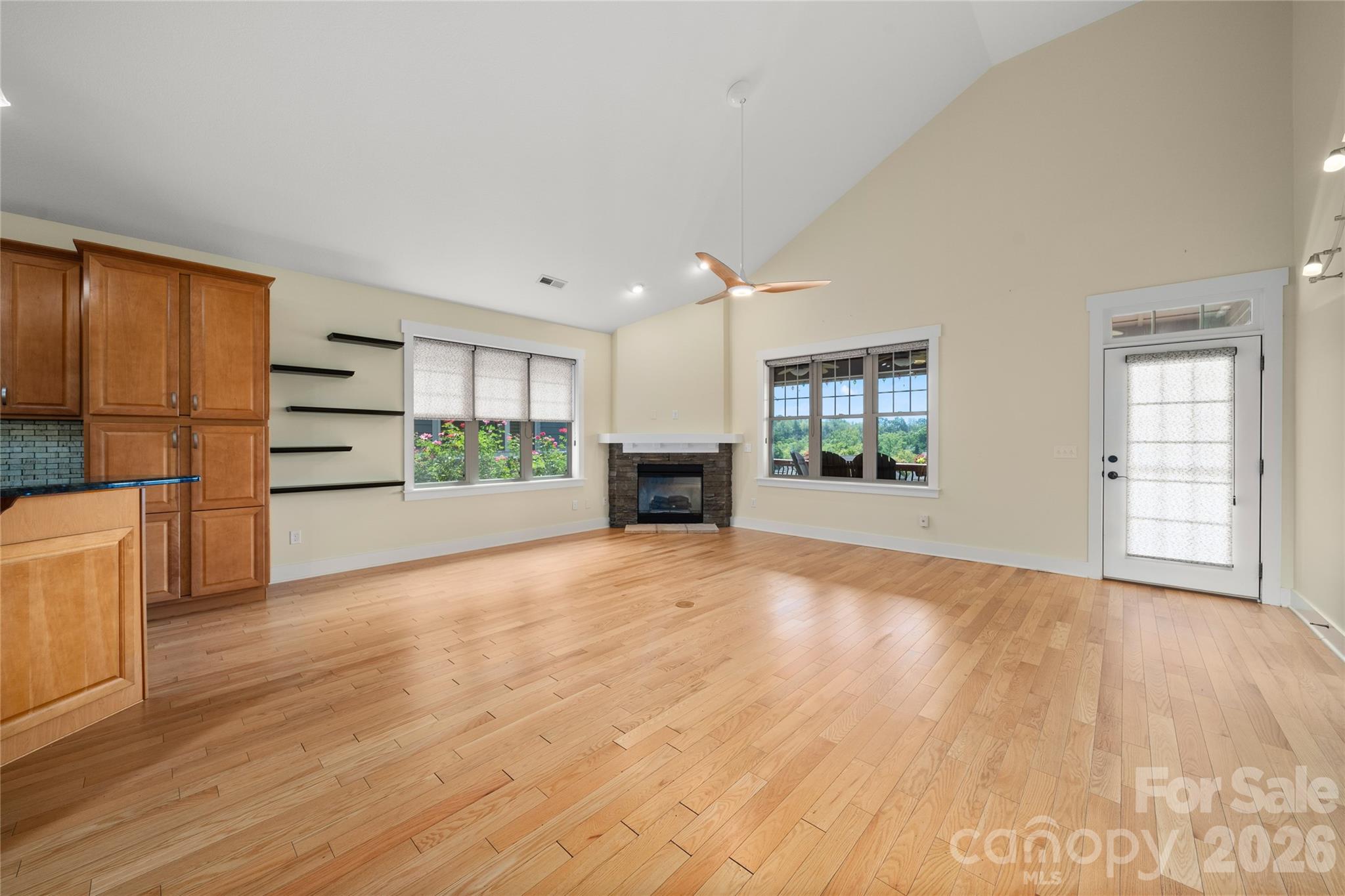 3 Holland Mountain View Property Photo 15