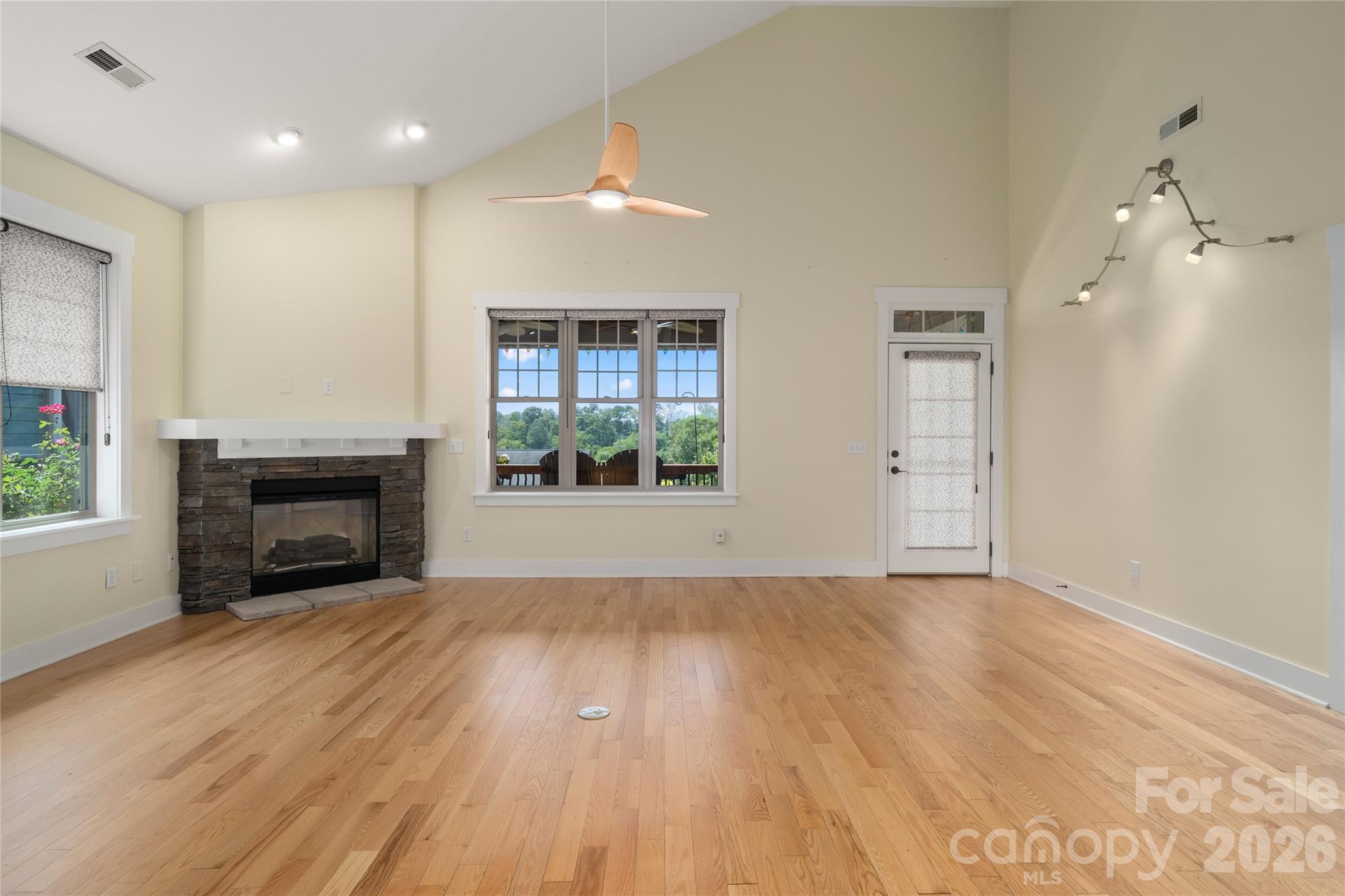 3 Holland Mountain View Property Photo 17
