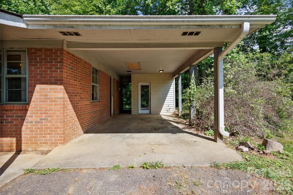 156 Old Sweetwater Road Property Photo 5