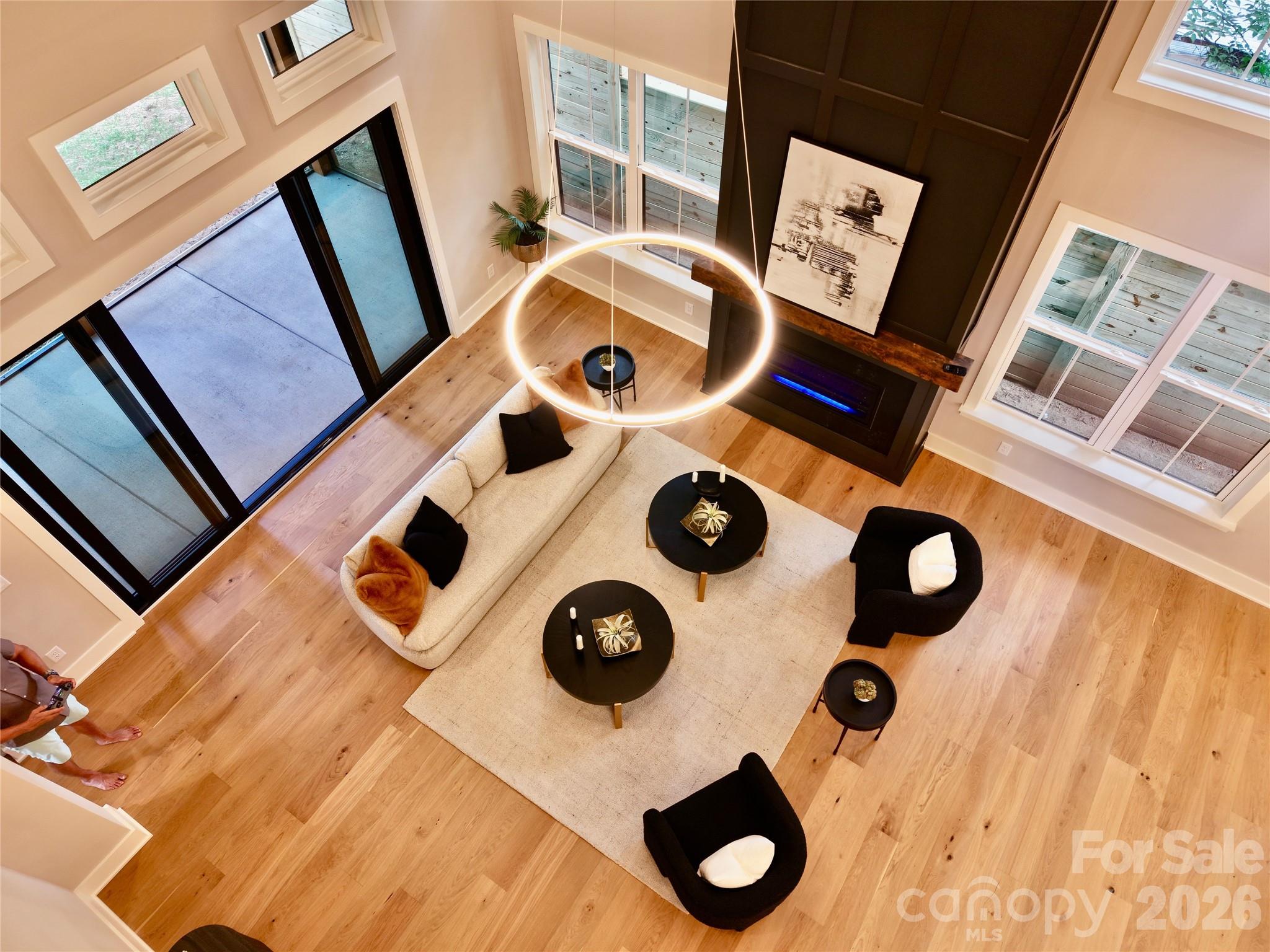 442 Sylvania Avenue Property Photo 2