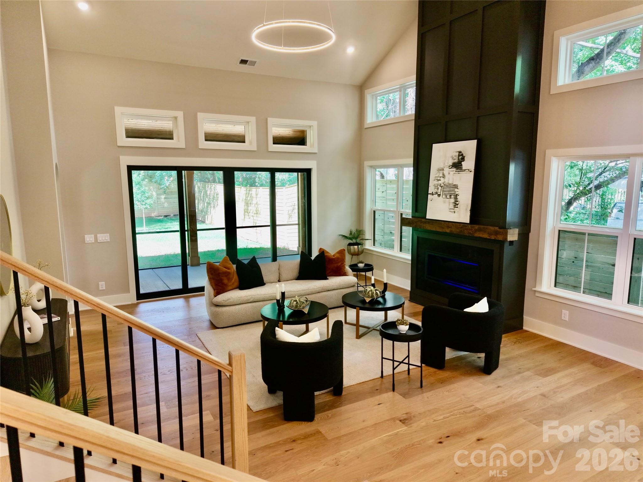 442 Sylvania Avenue Property Photo 11