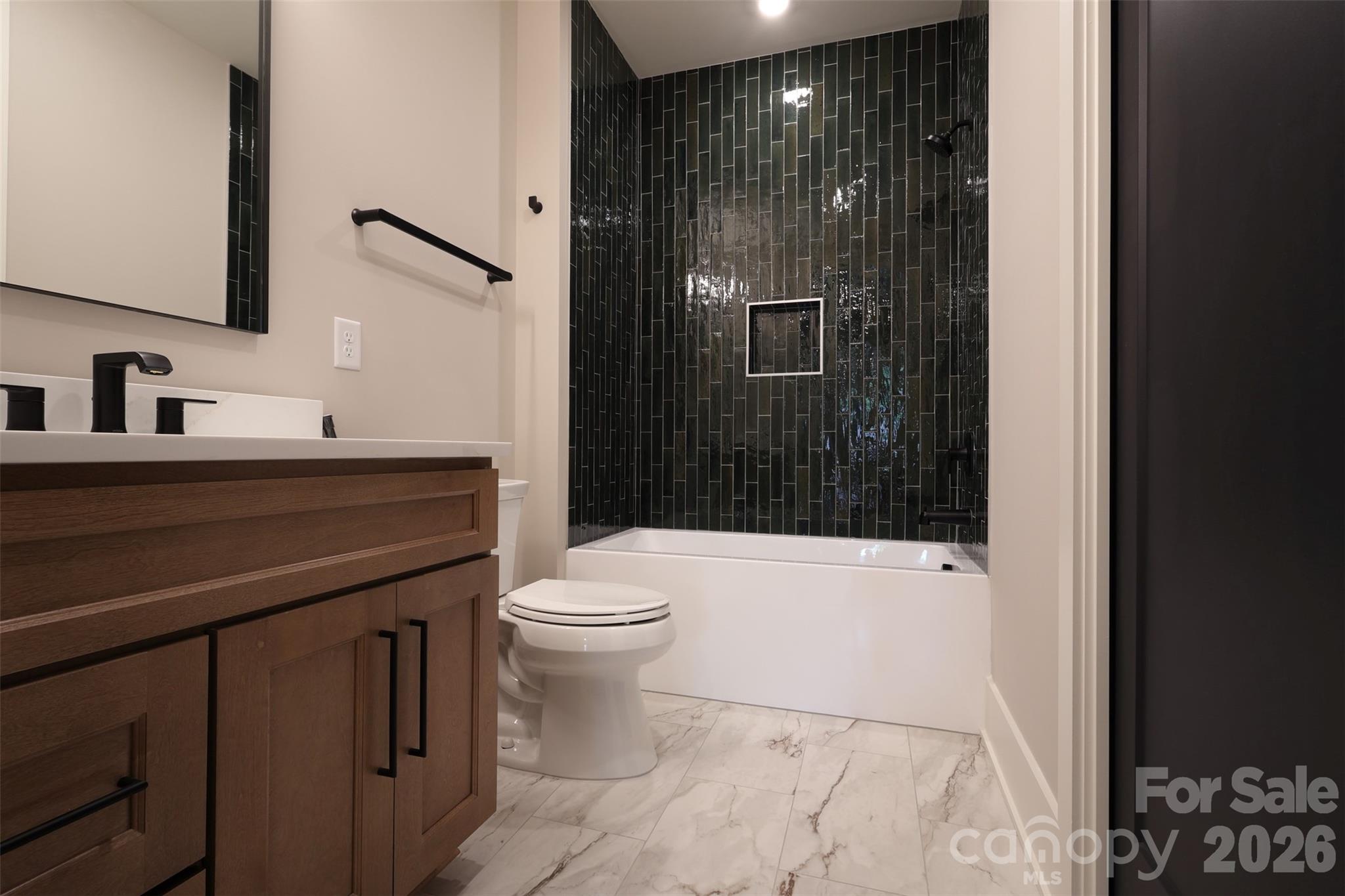 442 Sylvania Avenue Property Photo 34