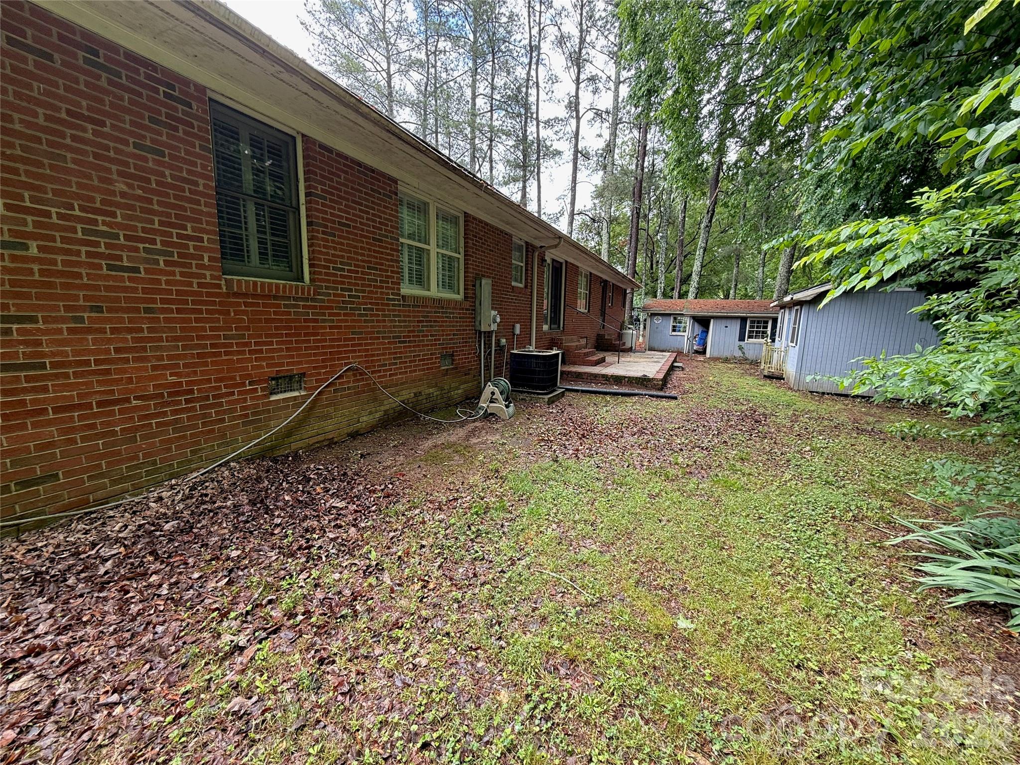 714 Crestmont Drive Property Photo 5