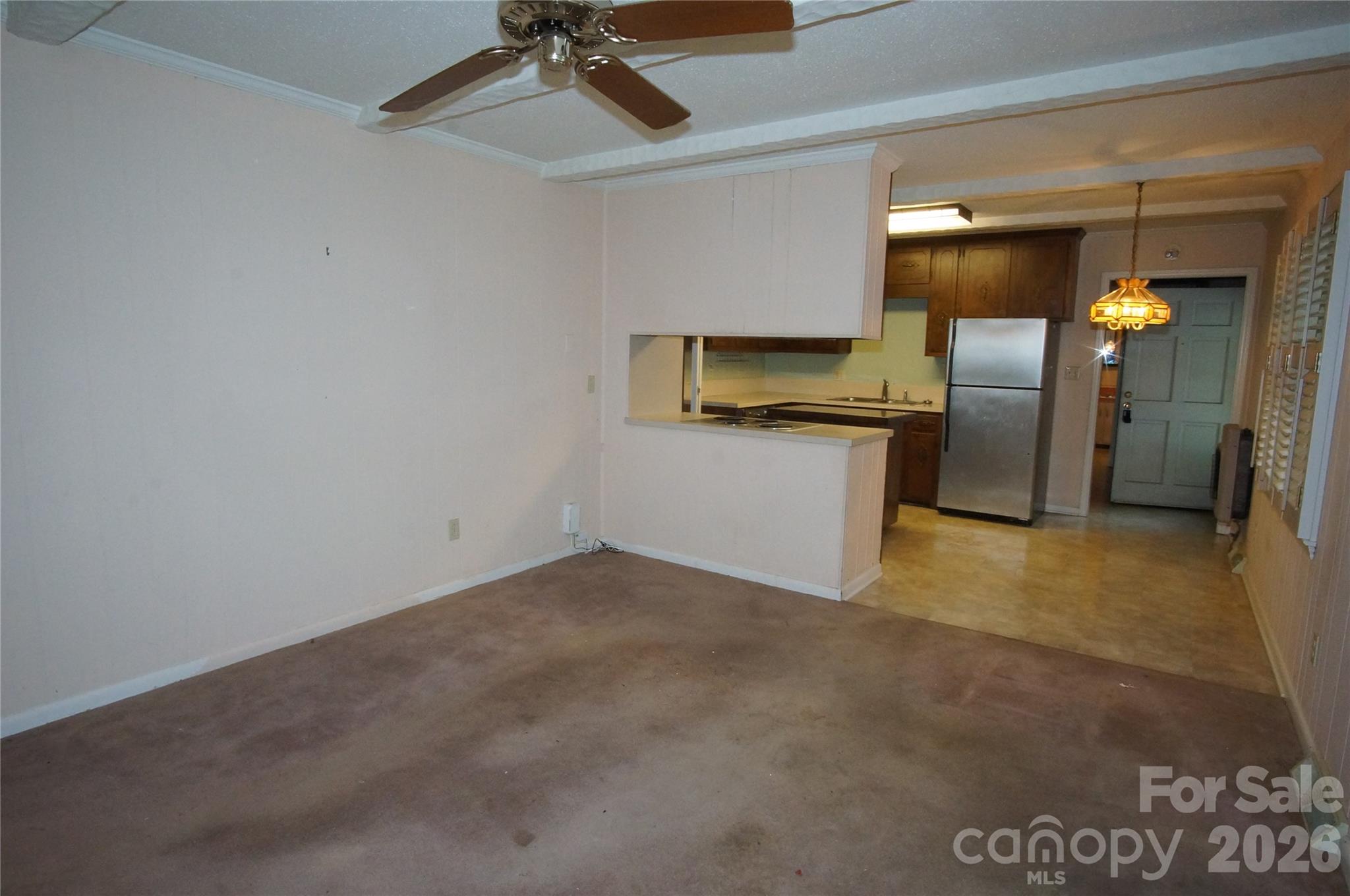 714 Crestmont Drive Property Photo 12