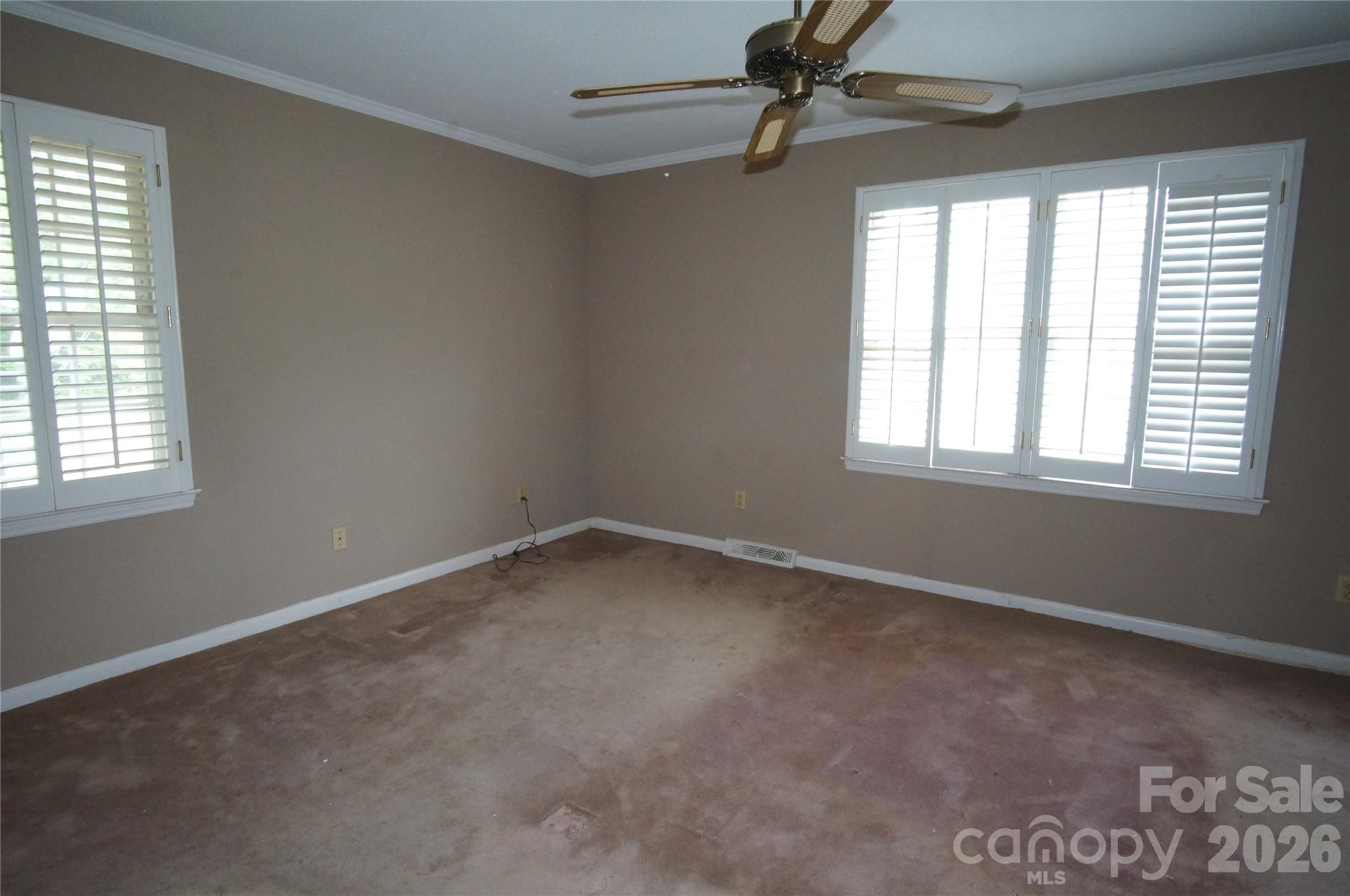 714 Crestmont Drive Property Photo 14