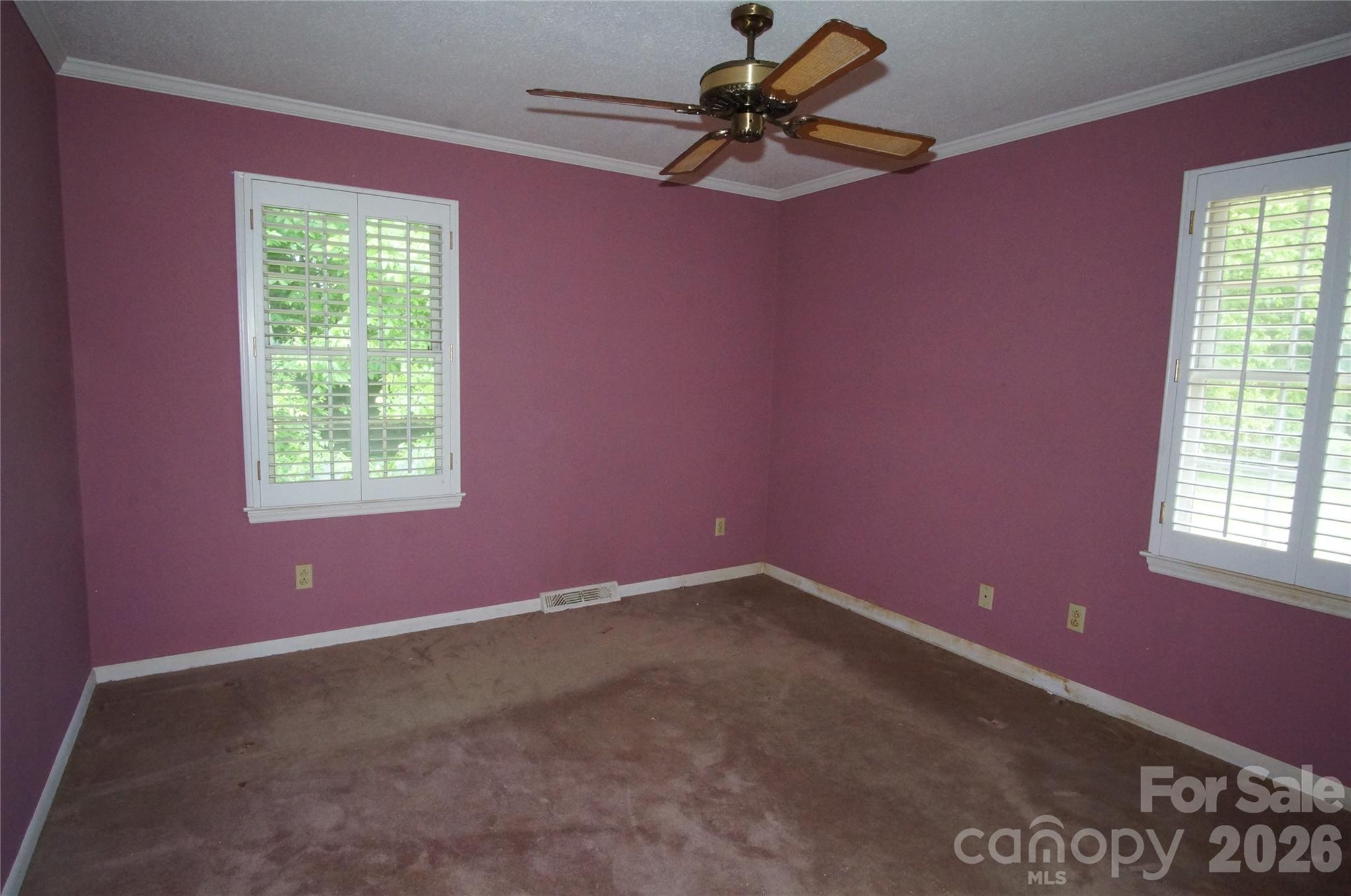 714 Crestmont Drive Property Photo 16