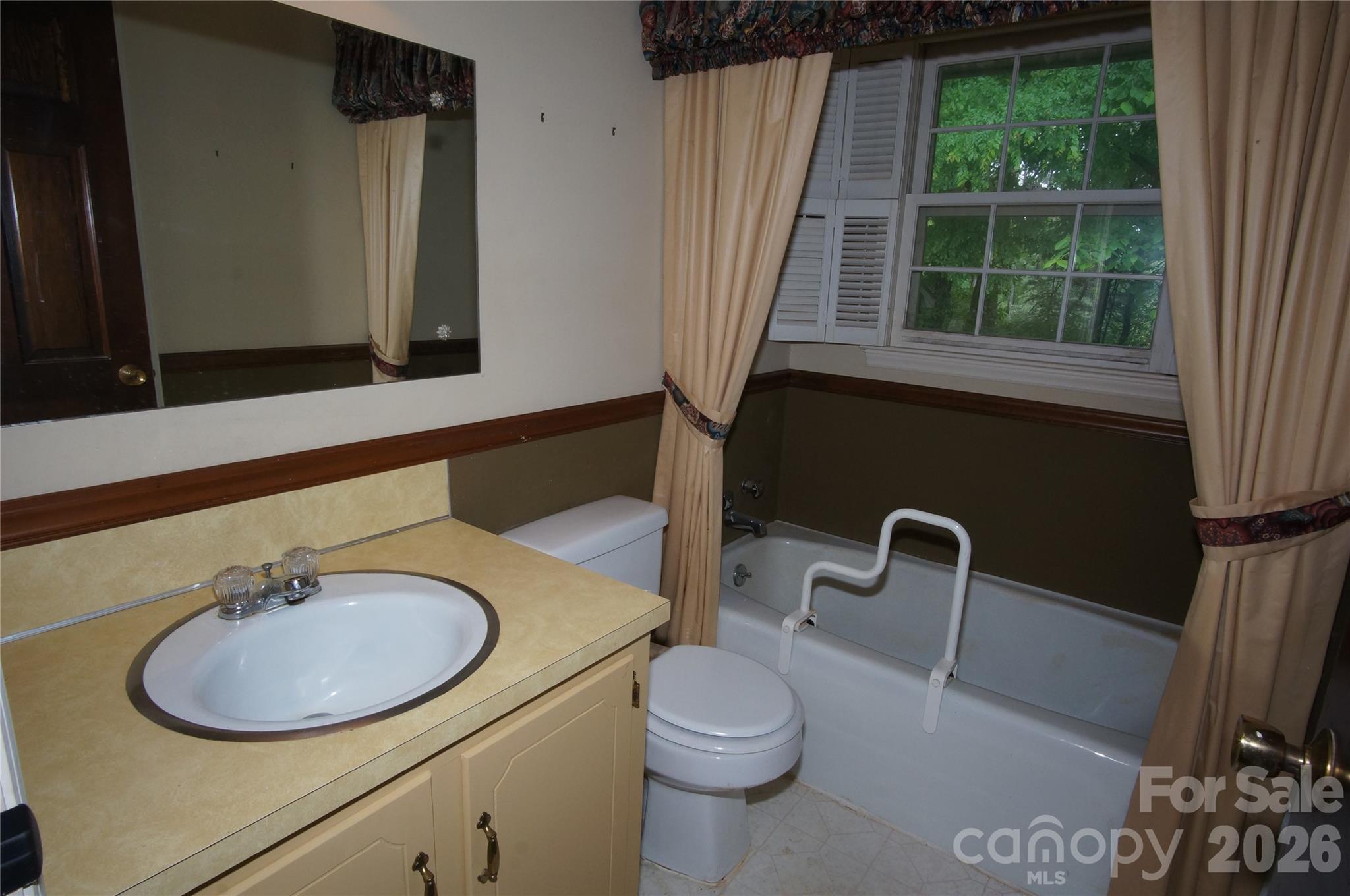 714 Crestmont Drive Property Photo 19