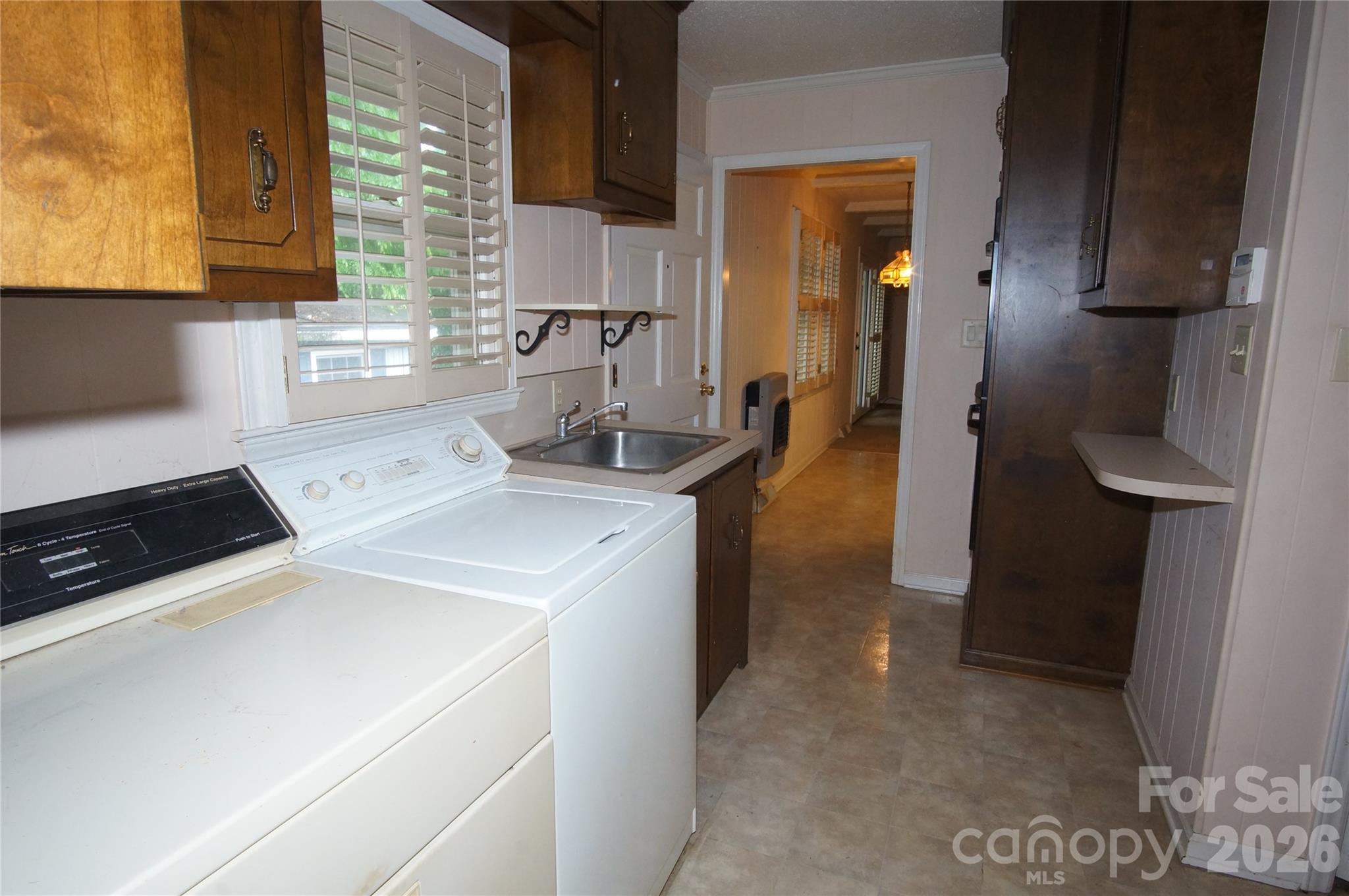 714 Crestmont Drive Property Photo 21