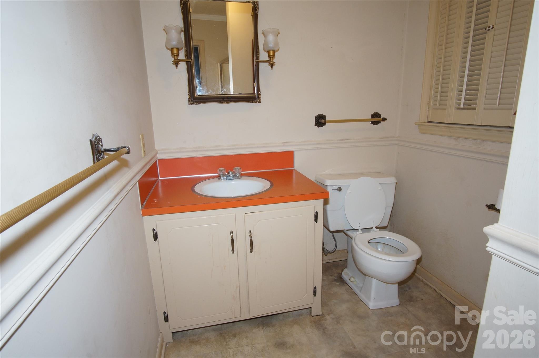 714 Crestmont Drive Property Photo 22