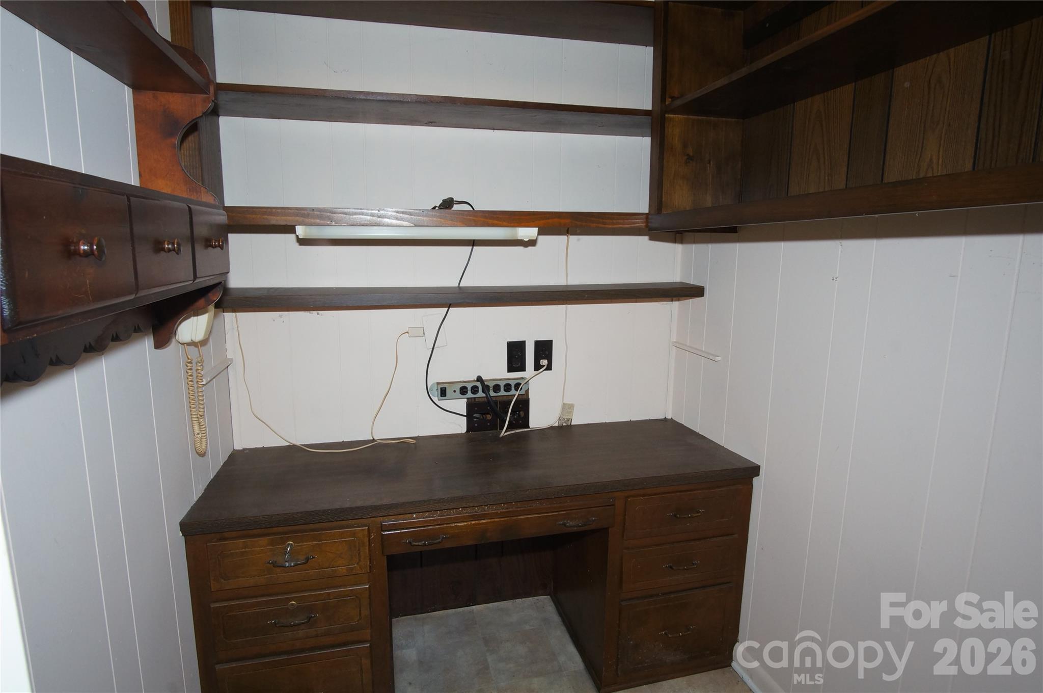 714 Crestmont Drive Property Photo 23