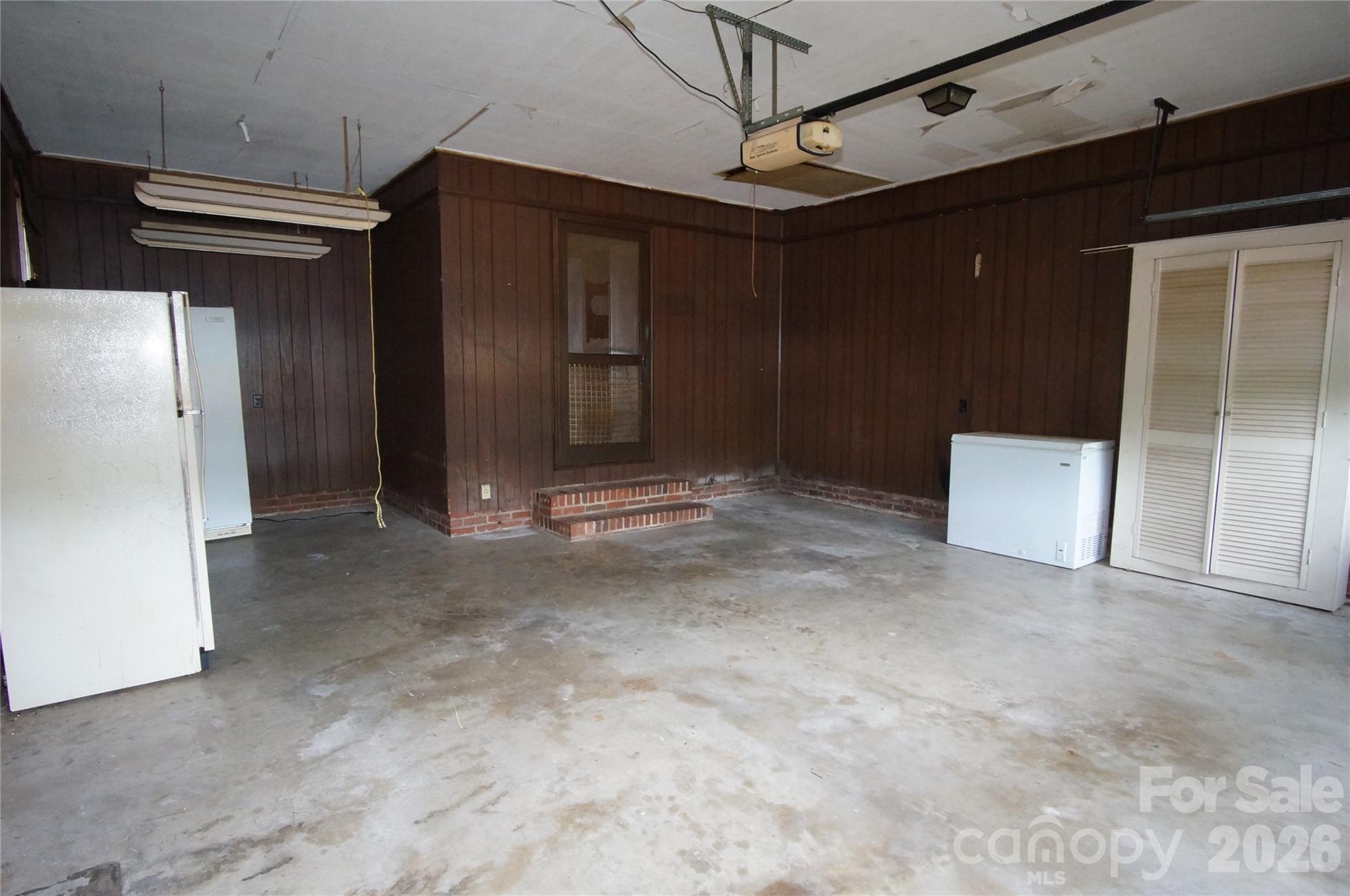 714 Crestmont Drive Property Photo 24