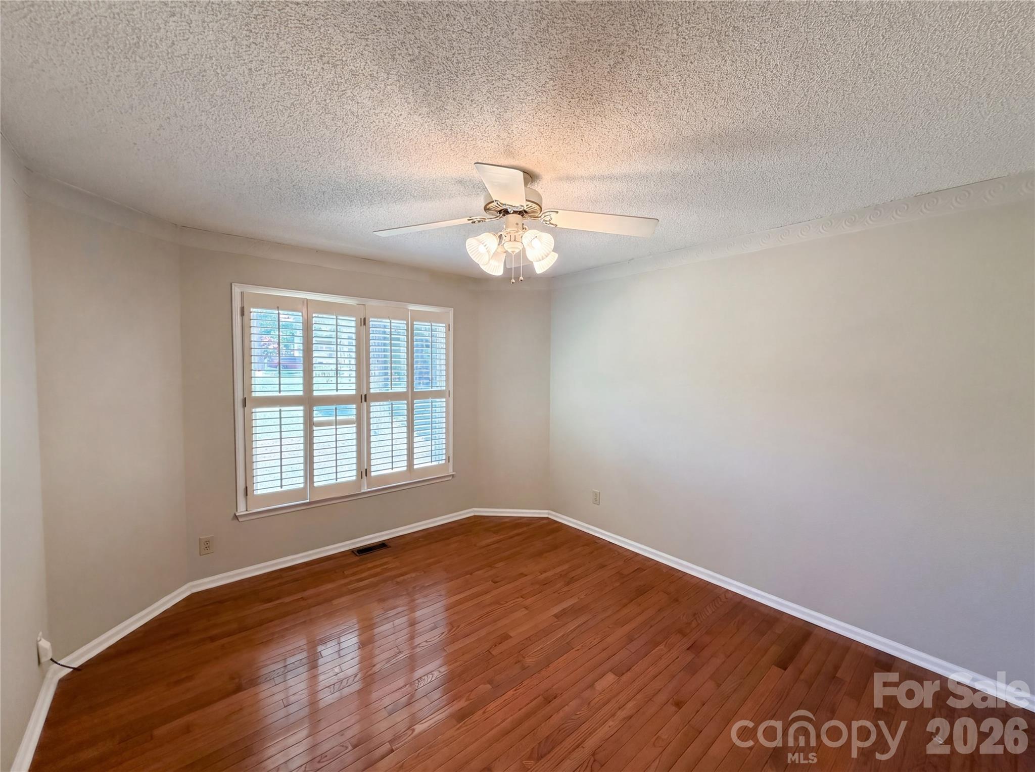 8400 Chestnut Oak Court Property Photo 4