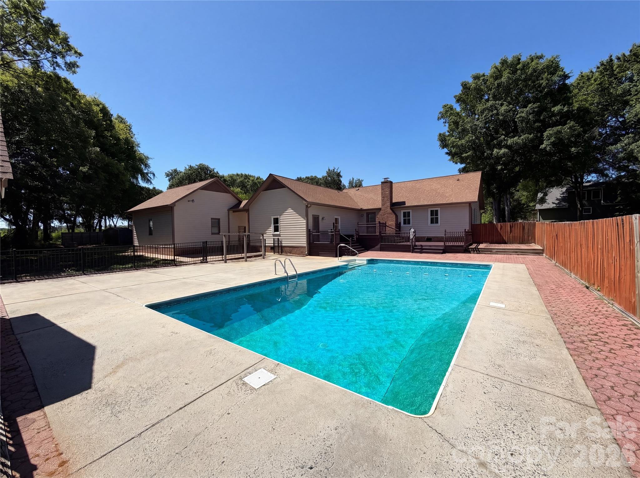8400 Chestnut Oak Court Property Photo 5